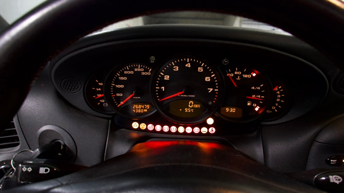 PORSCHE 911 Carrera 4-image-2