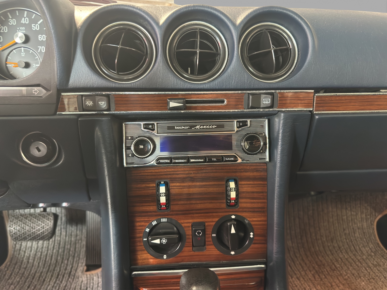 MERCEDES-BENZ 380 SL-image-10