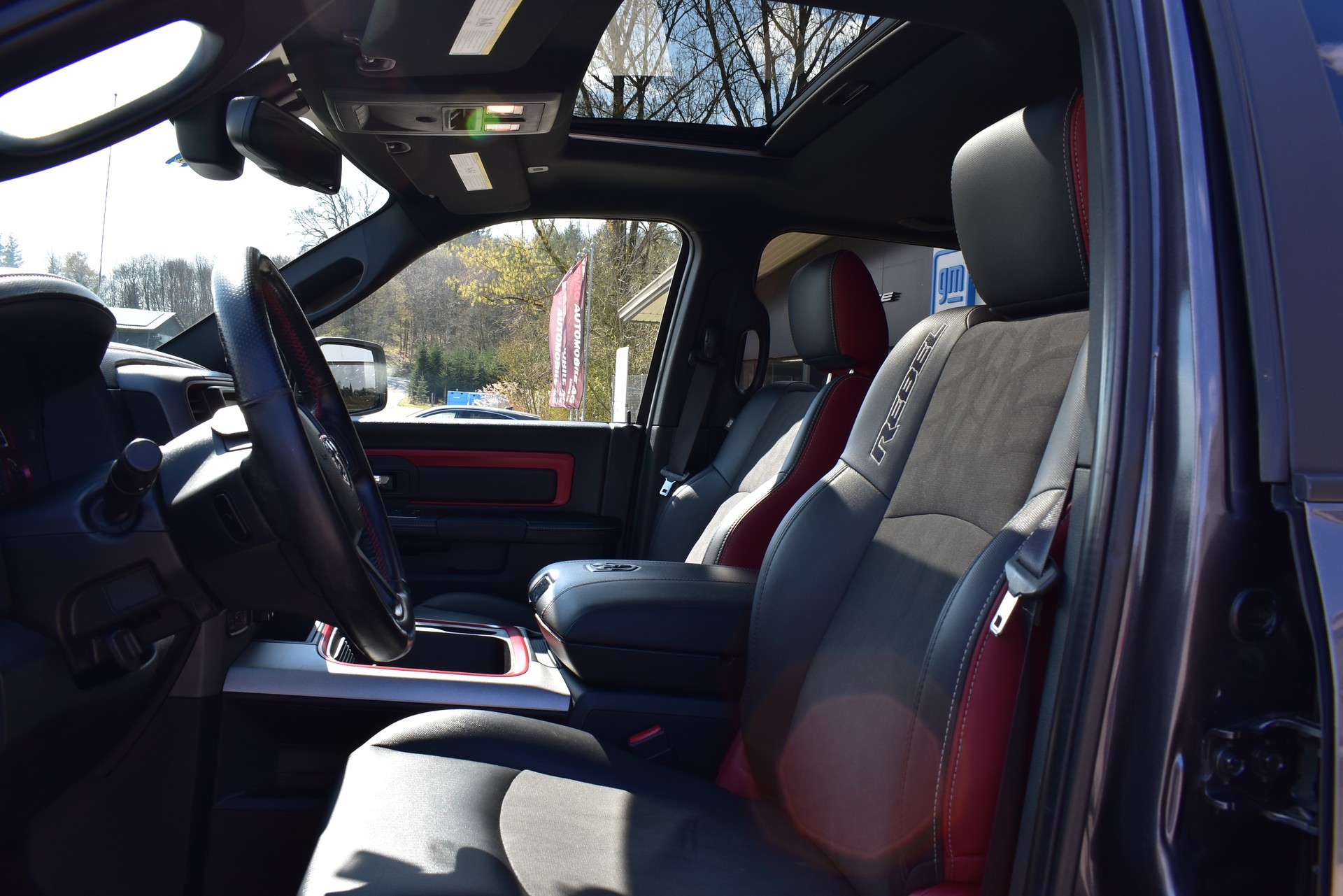 DODGE Ram 1500 Rebel-image-10
