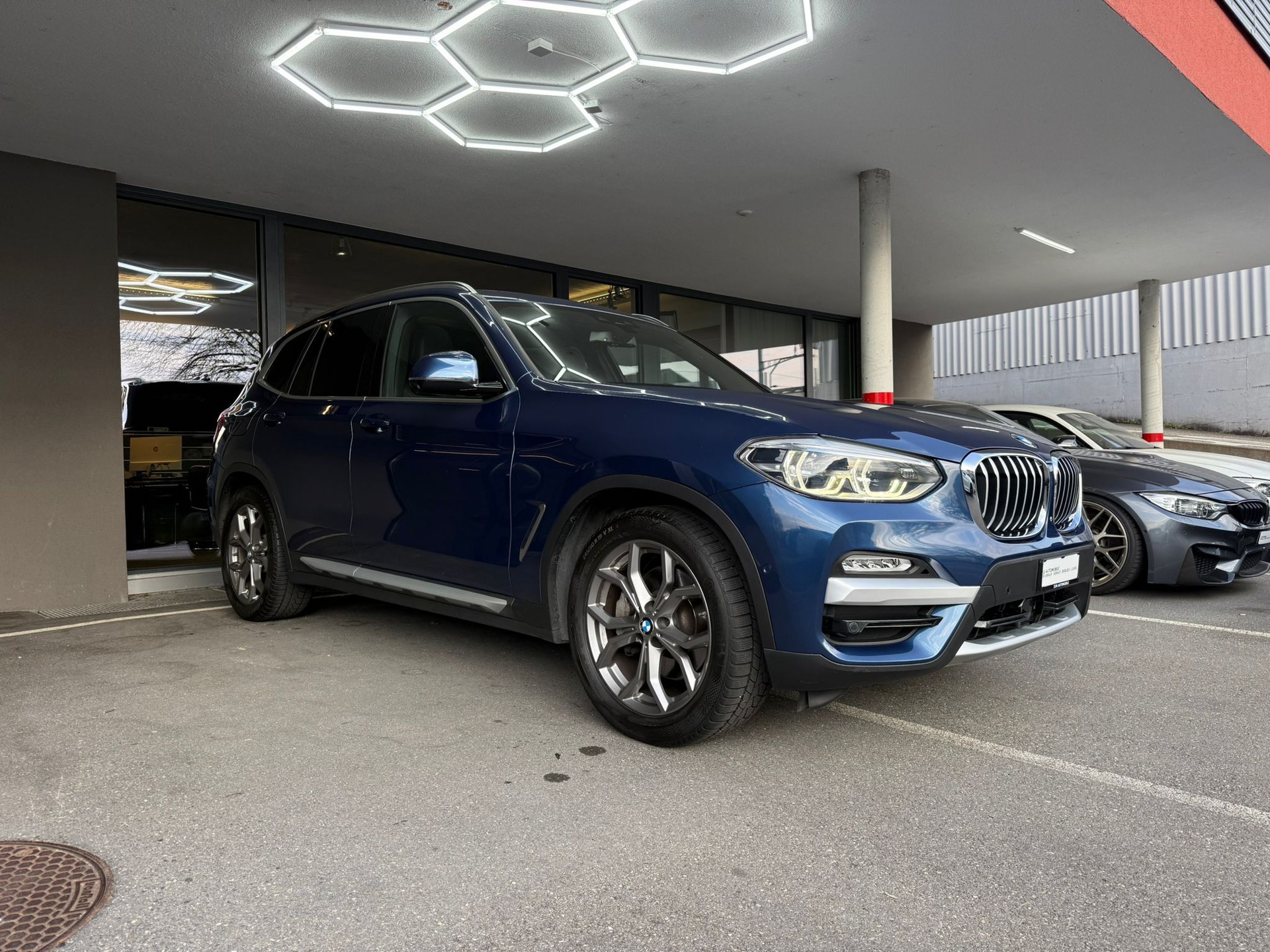 BMW X3 xDrive 30d ▪ Pano ▪ Head Up ▪ AHK ▪ xLine Steptronic-showroom-element-2