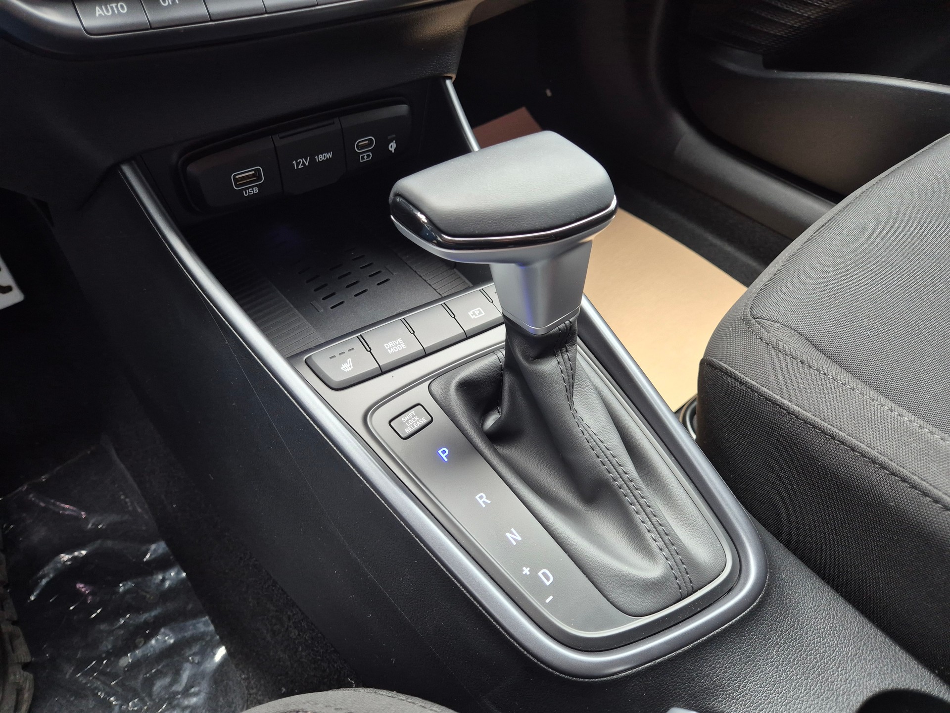 HYUNDAI Bayon 1.0 T-GDi Amplia DCT-image-8