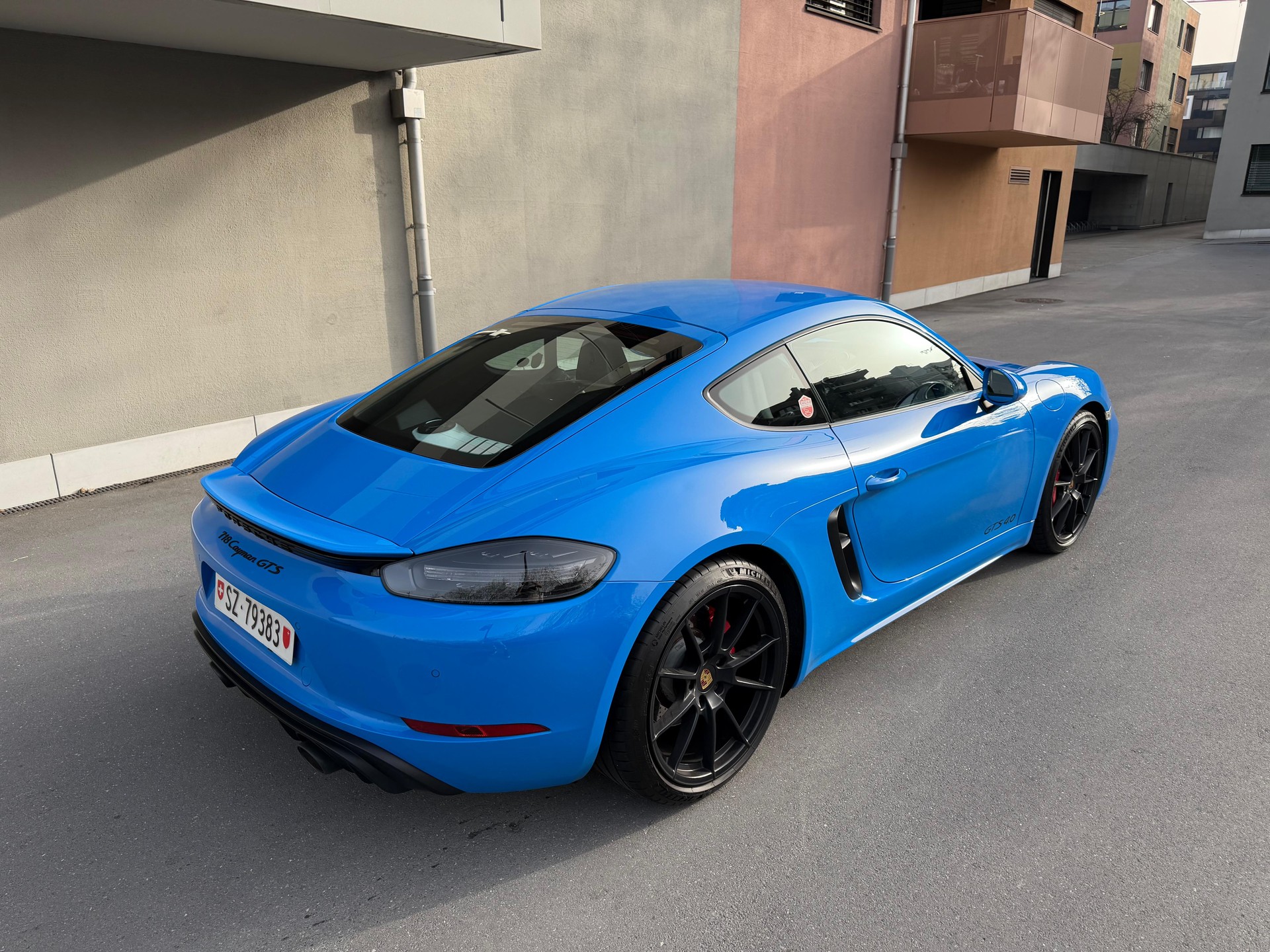 PORSCHE 718 Cayman GTS 4.0 PDK-image-1