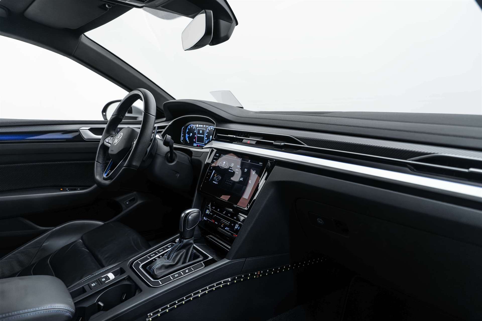 VW Arteon 2.0 TSI R 4Motion DSG 320PS-image-11