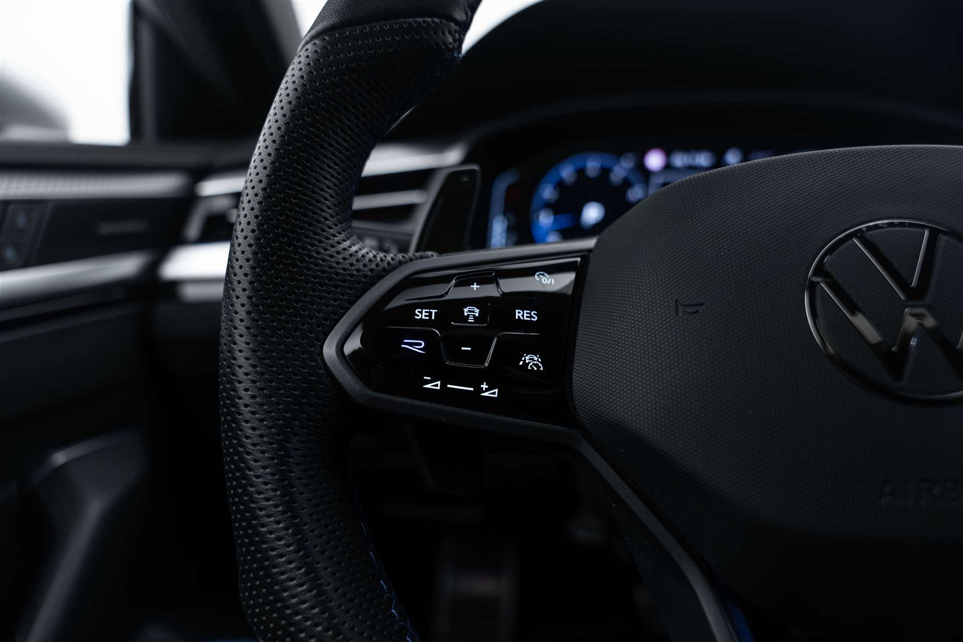 VW Arteon 2.0 TSI R 4Motion DSG 320PS-image-20