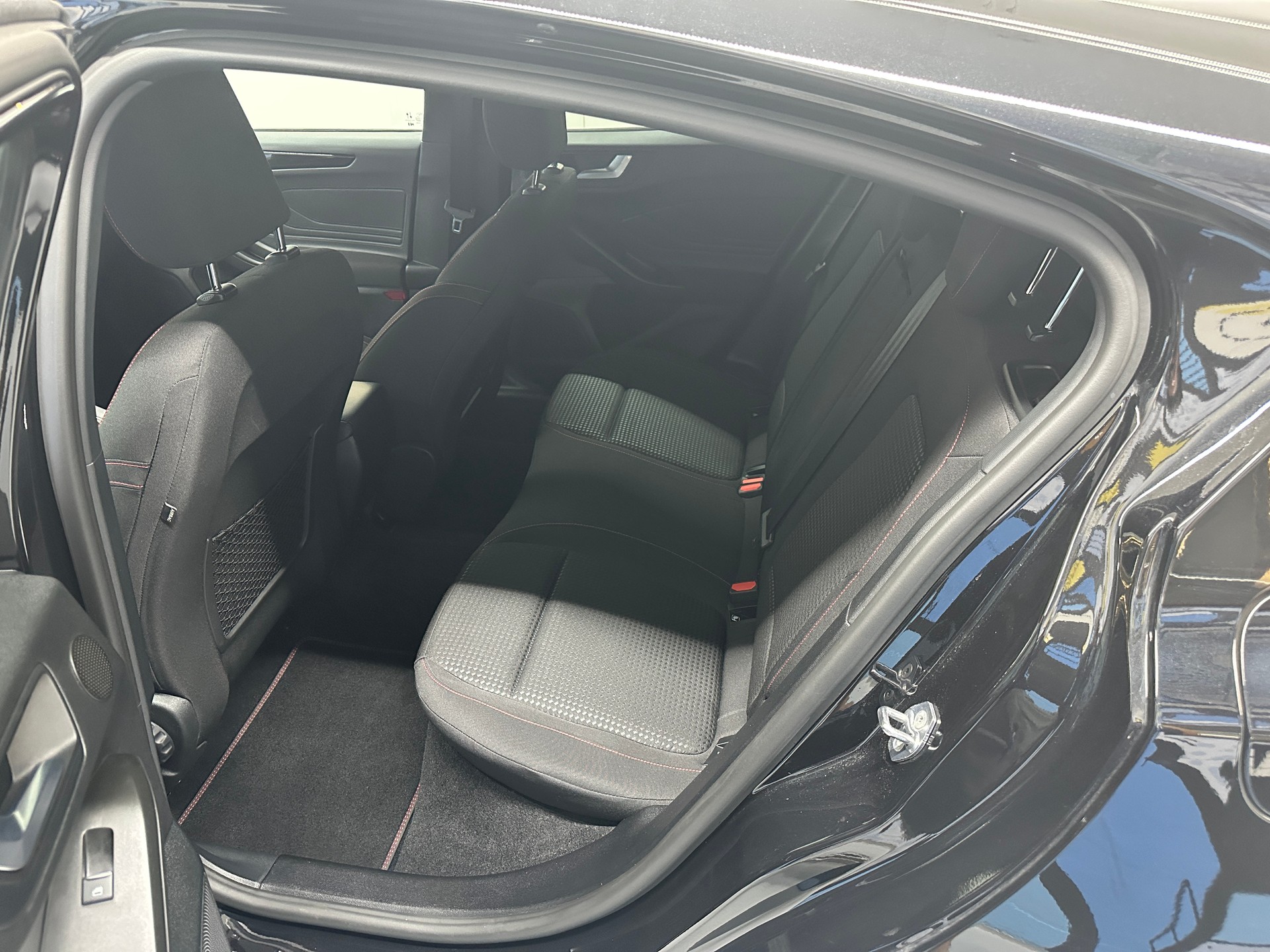 FORD Focus 1.0 MHEV ST-Line Automat-image-8