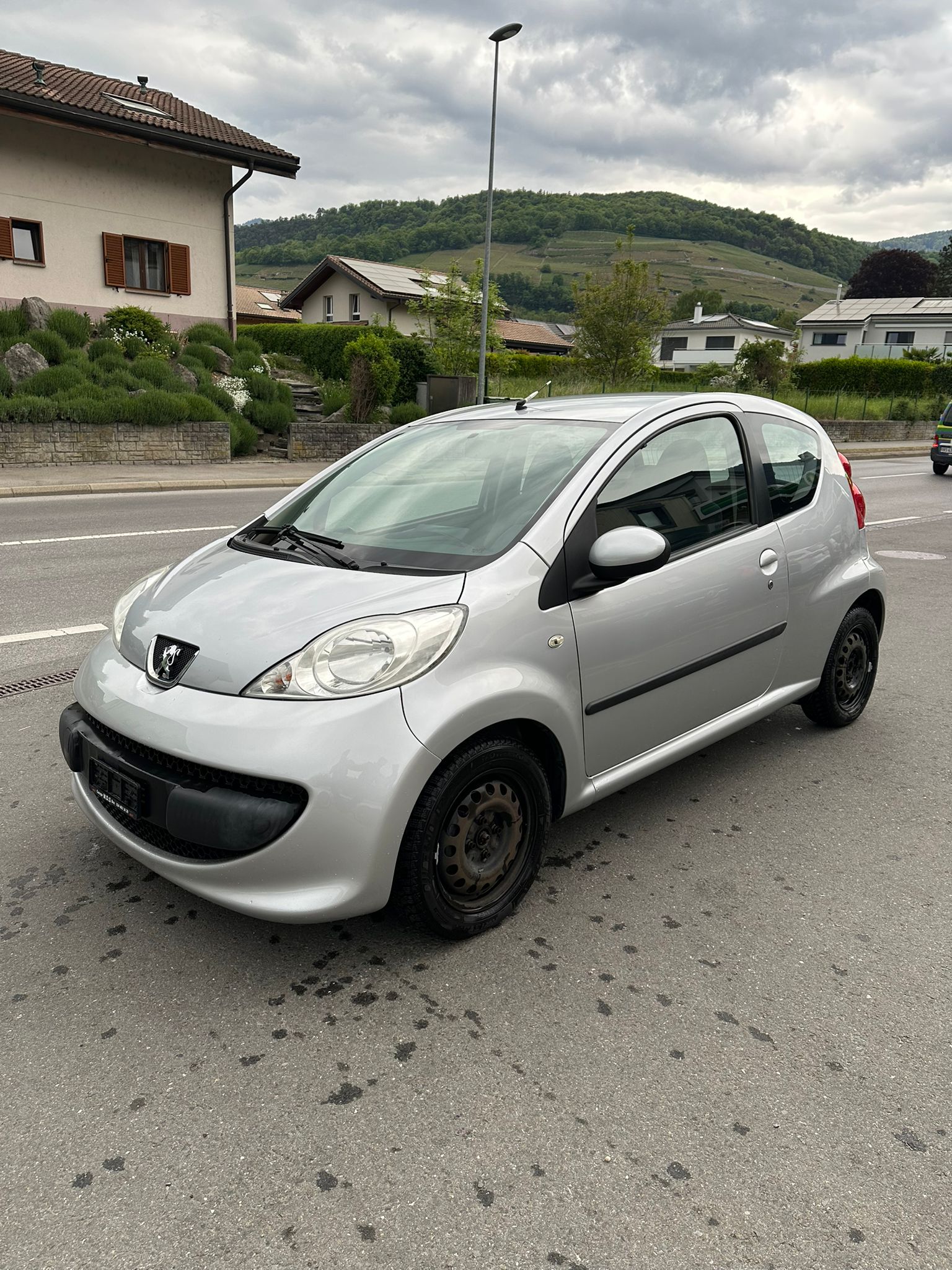 PEUGEOT 107 1.0 Trendy-image-0