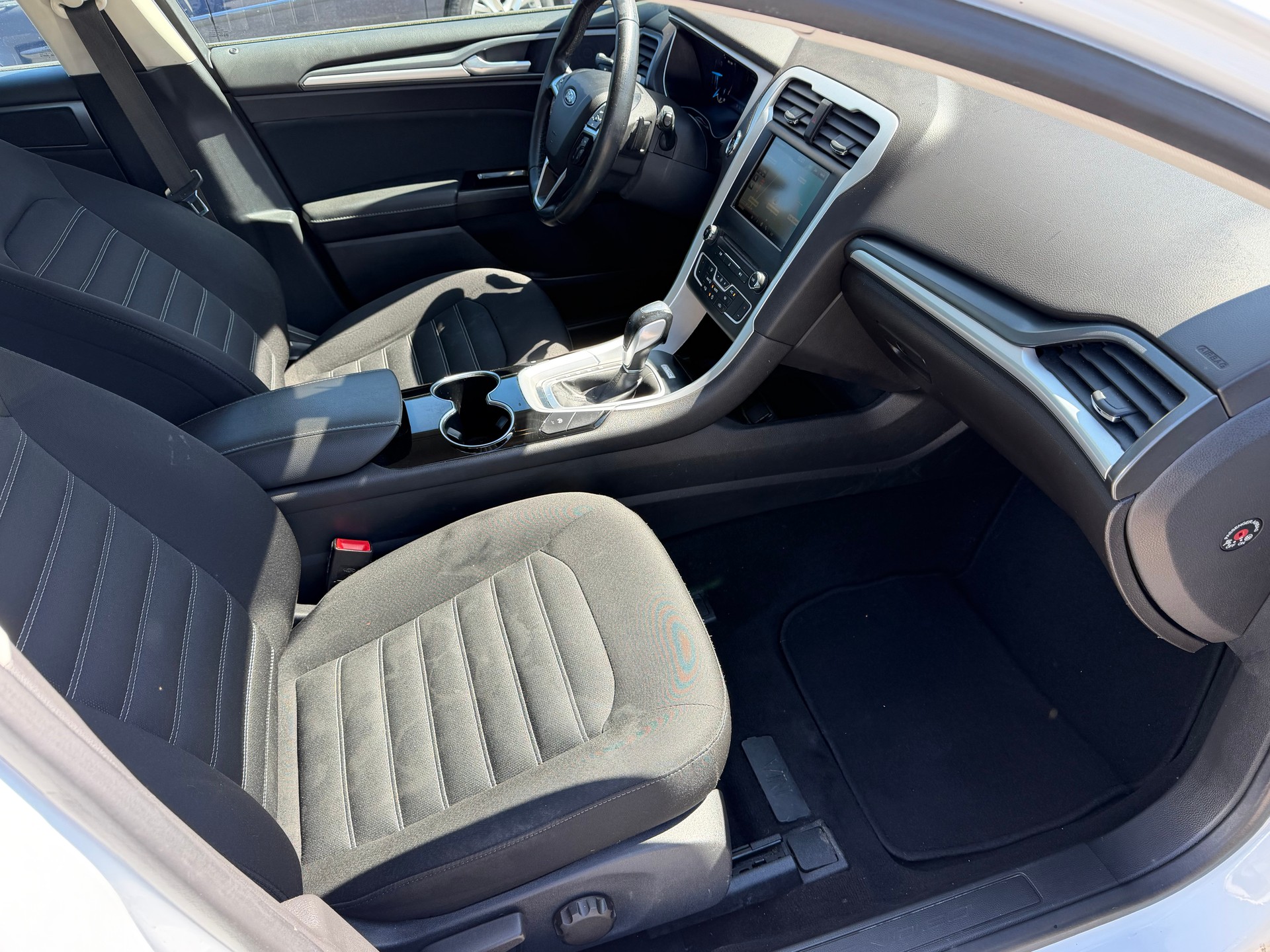 FORD Mondeo 2.0 TDCi Ambiente Powershift-image-11