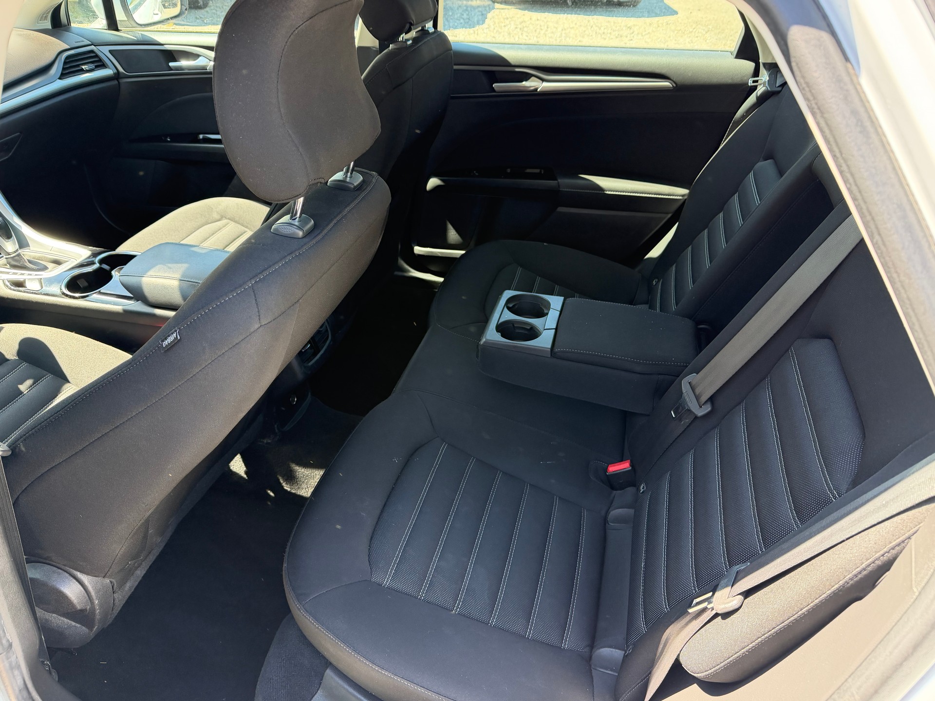 FORD Mondeo 2.0 TDCi Ambiente Powershift-image-13
