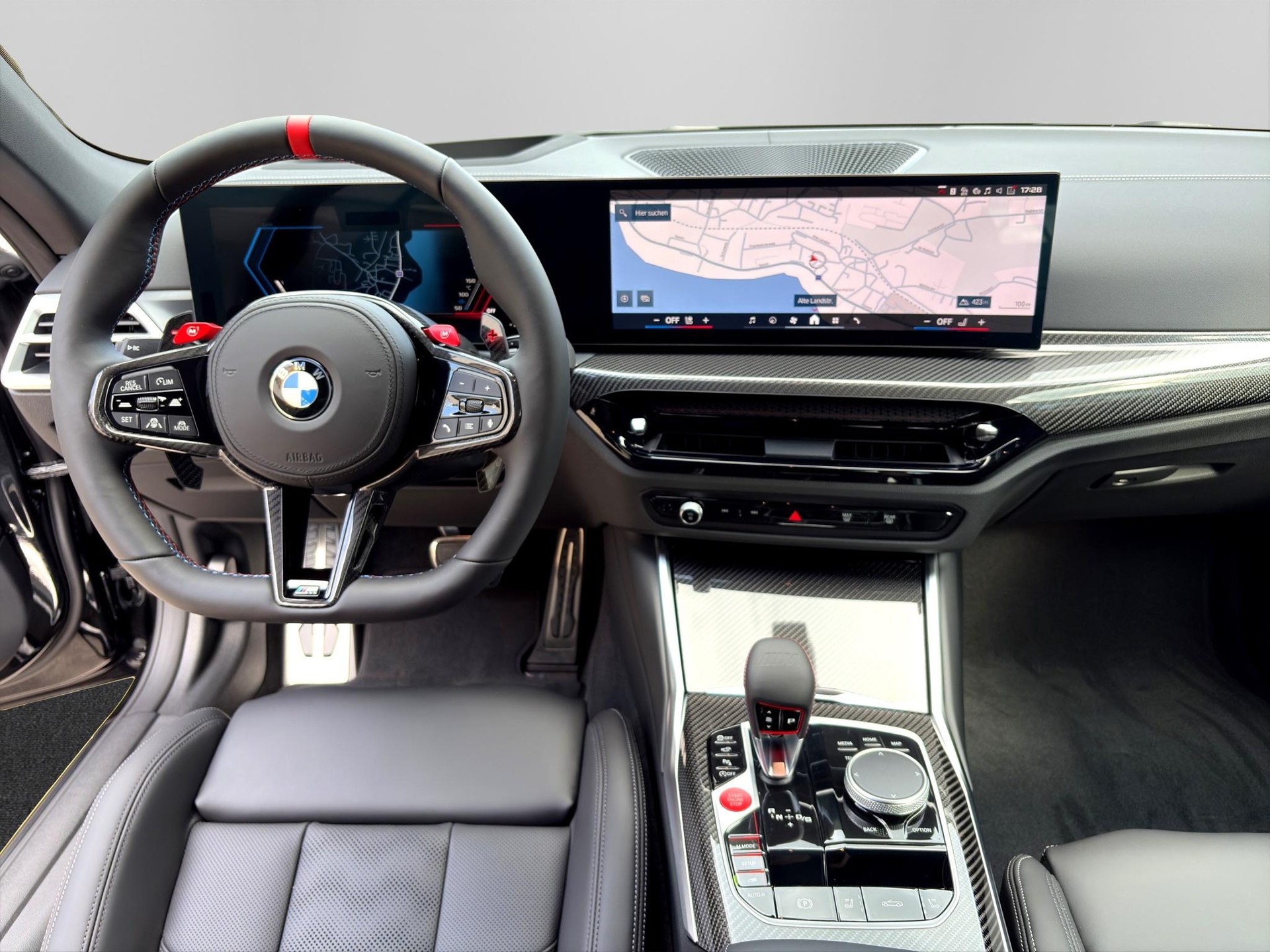 BMW M4 Competition xDrive Cabrio-image-11