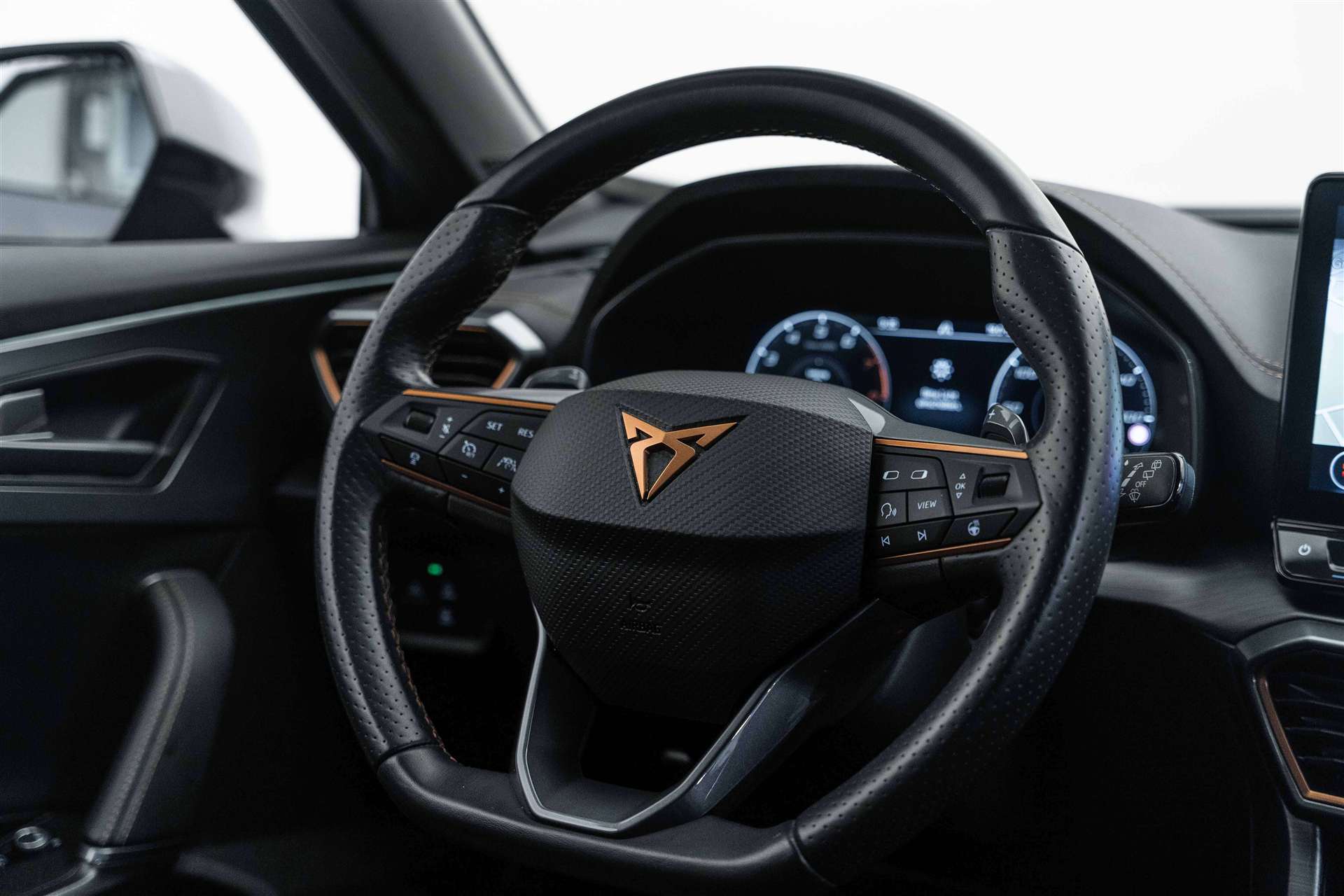 CUPRA Formentor 2.0TSI 4Drive Inicio DSG-image-9