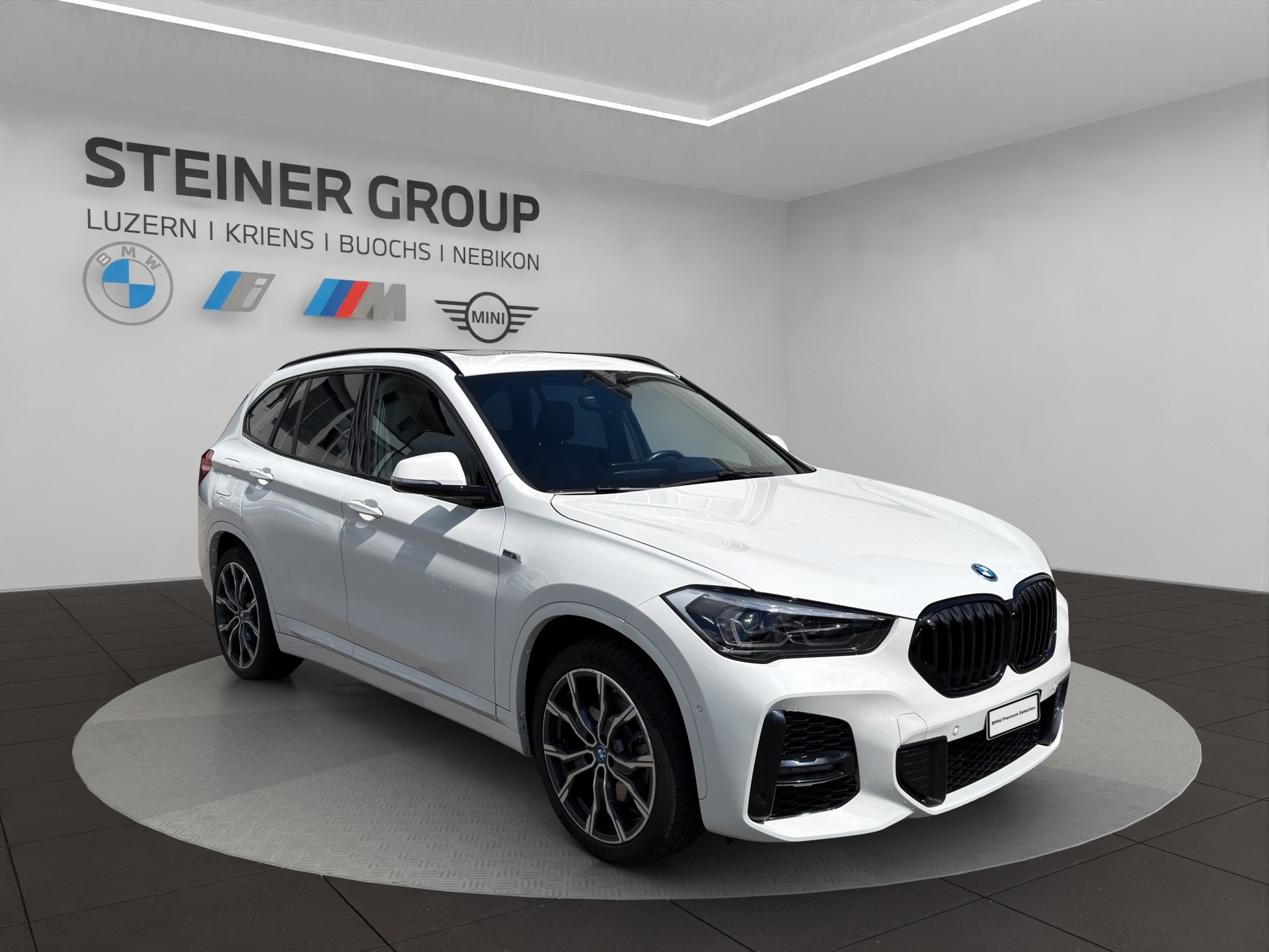BMW X1 xDrive 25e M Sport Steptronic-showroom-element-3