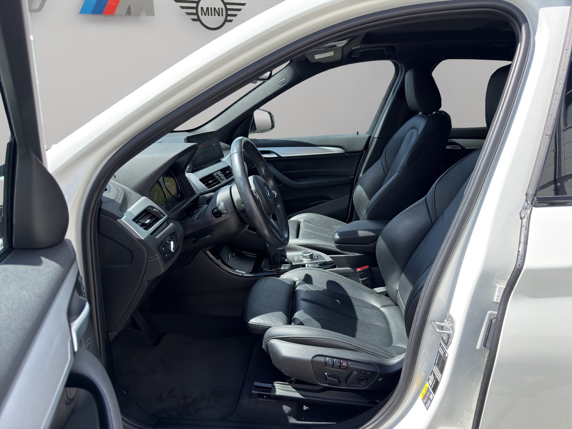 BMW X1 xDrive 25e M Sport Steptronic-image-16