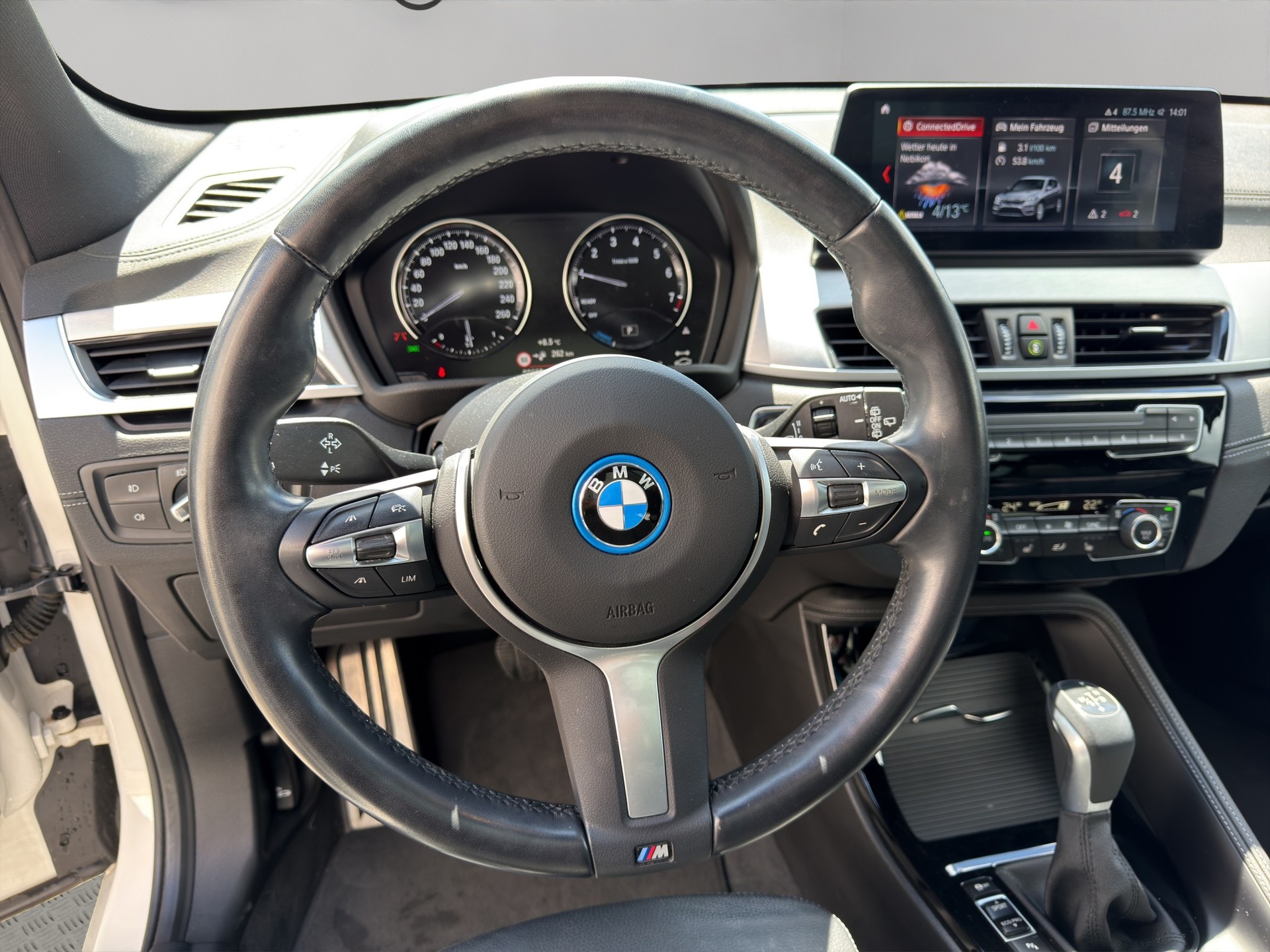 BMW X1 xDrive 25e M Sport Steptronic-image-12