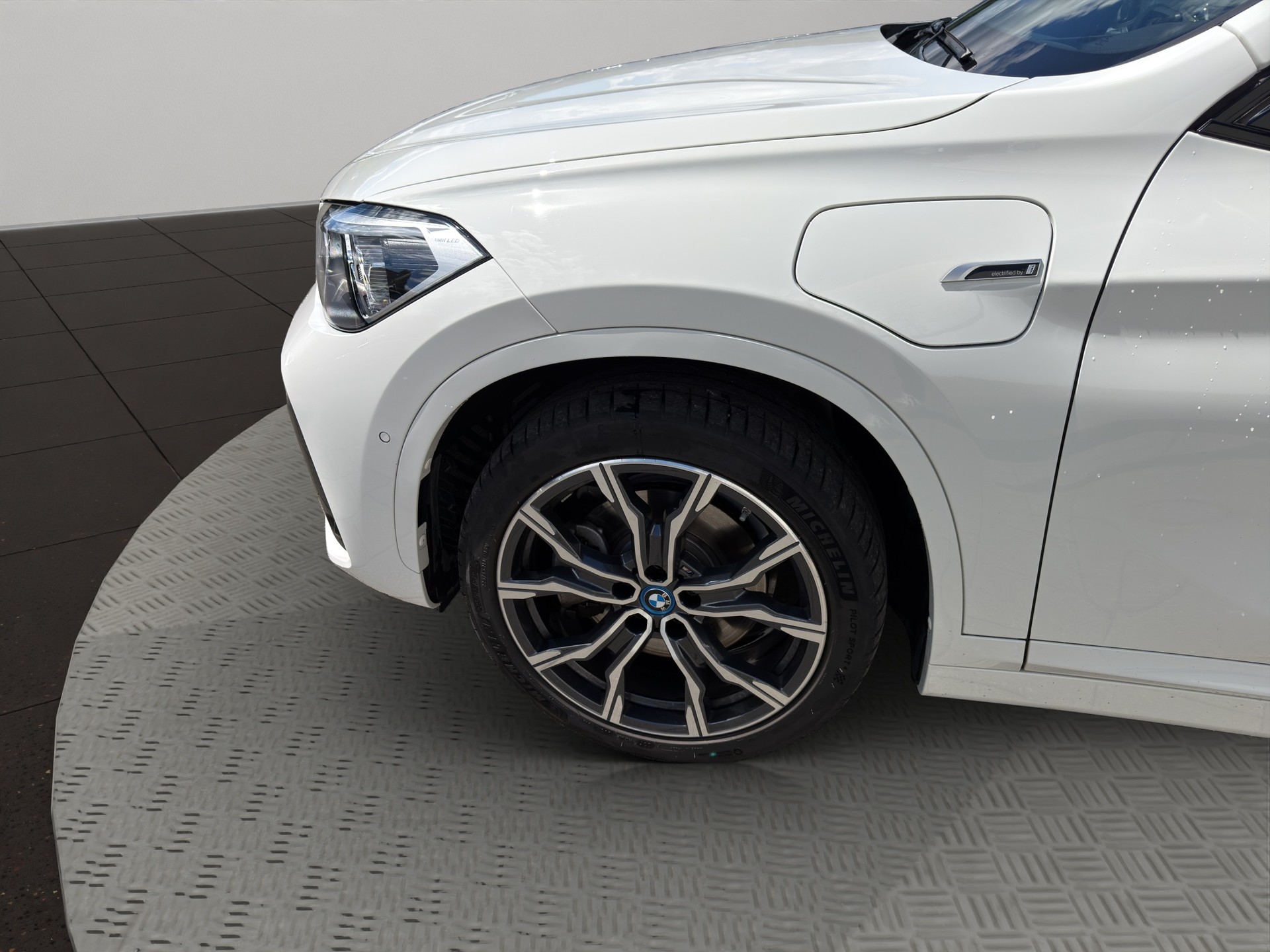 BMW X1 xDrive 25e M Sport Steptronic-image-9