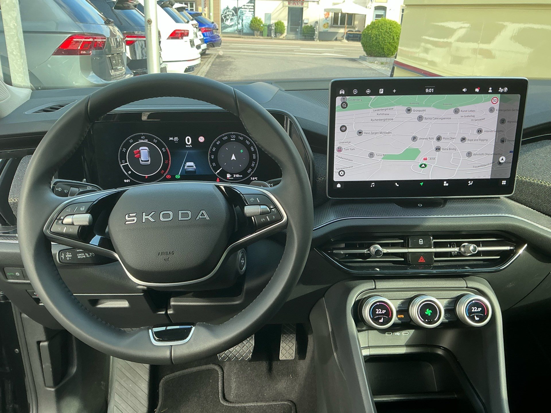 SKODA Kodiaq 2.0 TSI 204 PS 4x4 SELECTION *** PANORAMAGLASDACH, ANHÄNGEKUPPLUNG & 7 SITZER ***-image-9
