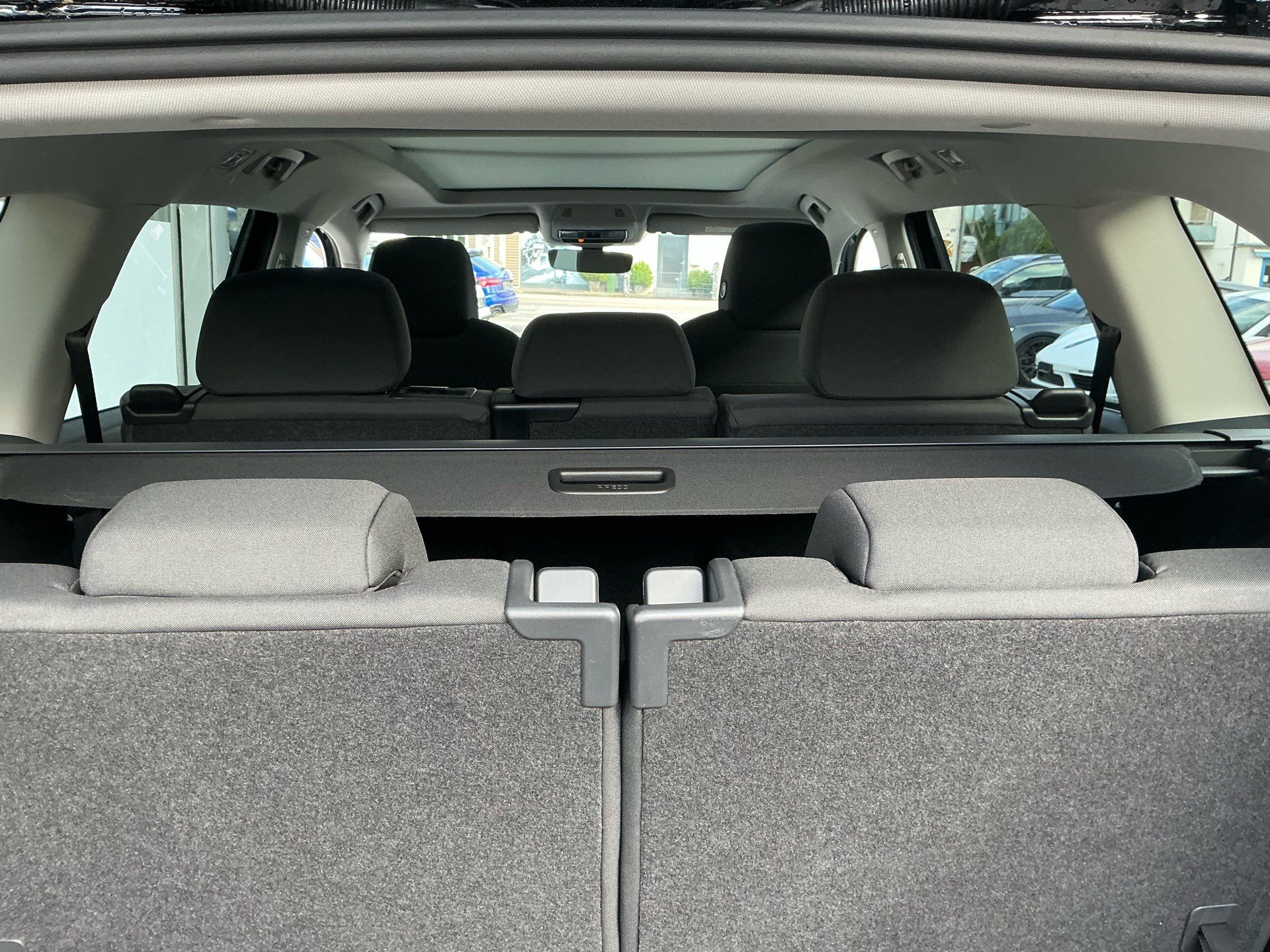 SKODA Kodiaq 2.0 TSI 204 PS 4x4 SELECTION *** PANORAMAGLASDACH, ANHÄNGEKUPPLUNG & 7 SITZER ***-image-29