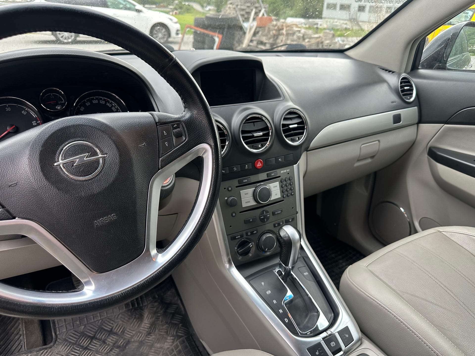 OPEL Antara 2.2 CDTi Enjoy 4WD-image-4