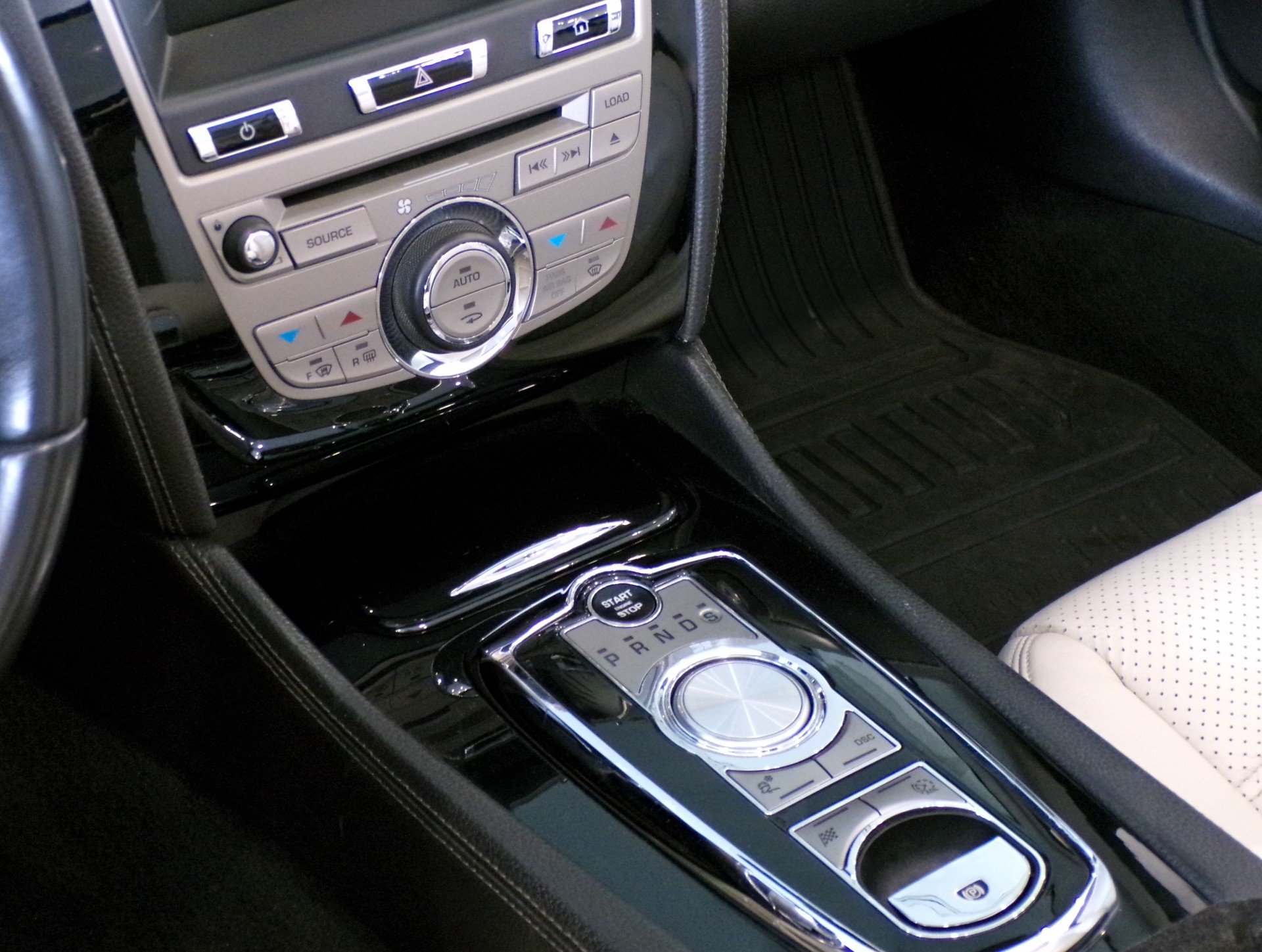 JAGUAR XKR 5.0 V8 SC Automatic-image-18