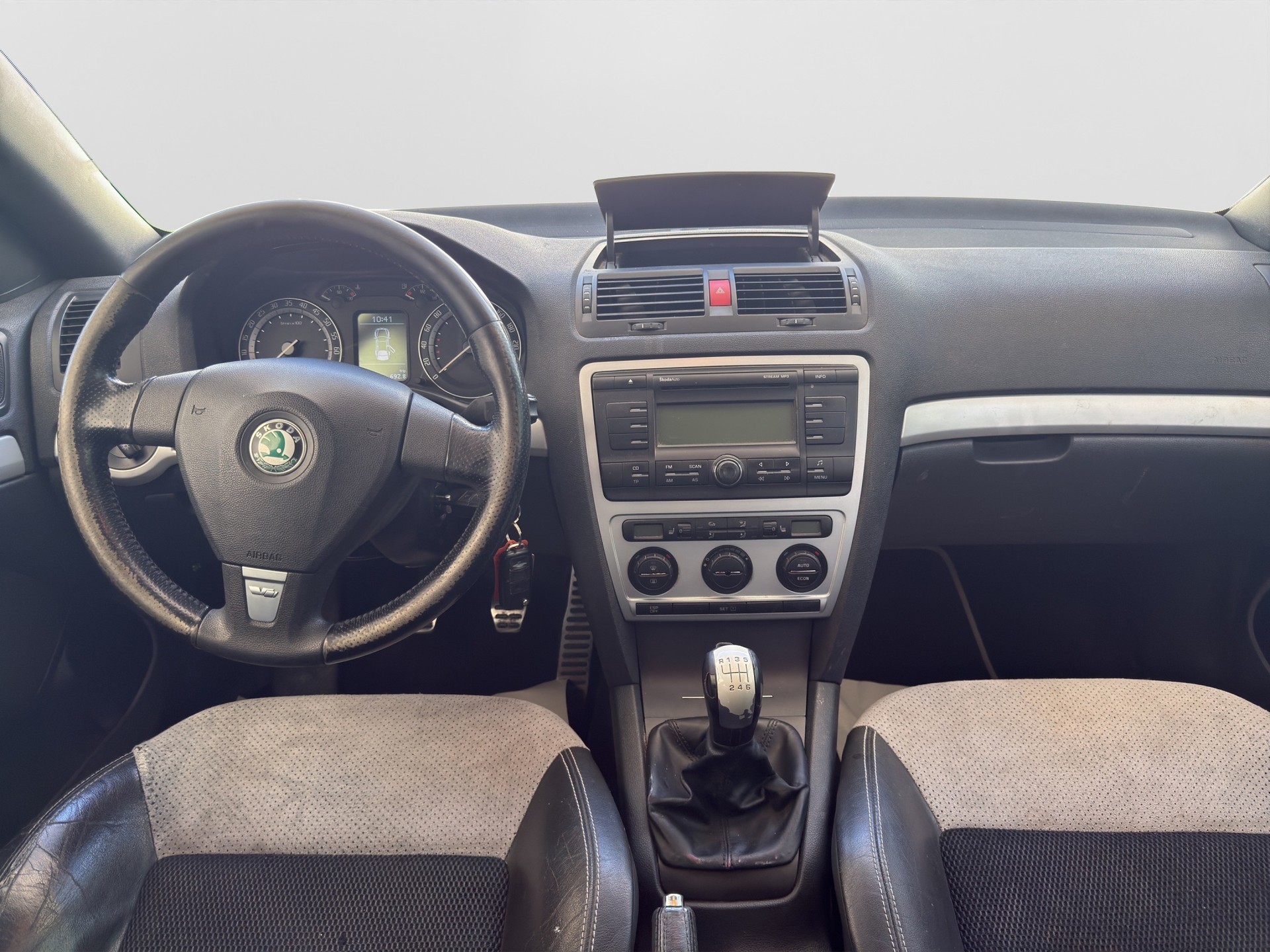 SKODA Octavia 2.0 TFSI RS-image-7