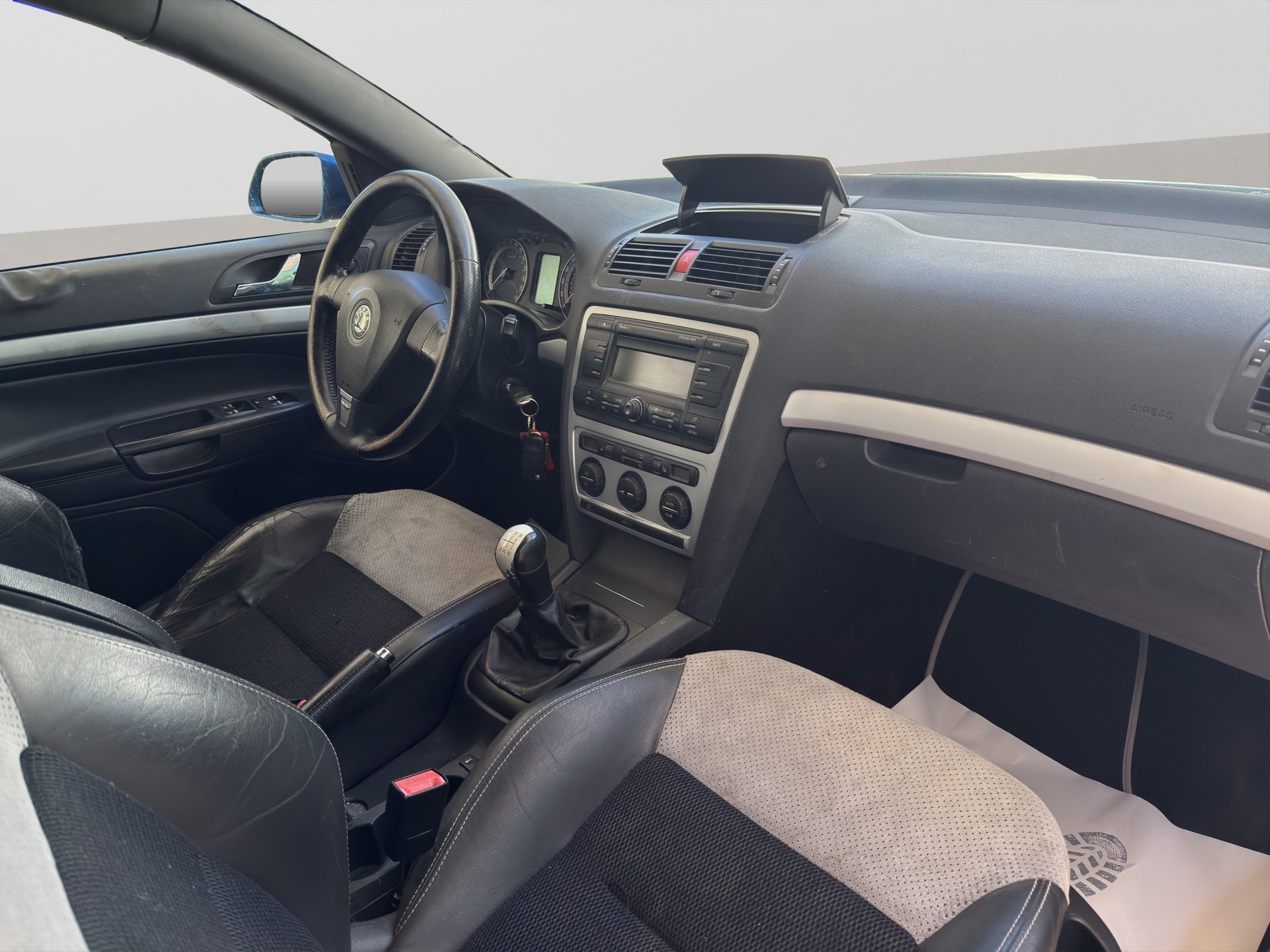 SKODA Octavia 2.0 TFSI RS-image-11