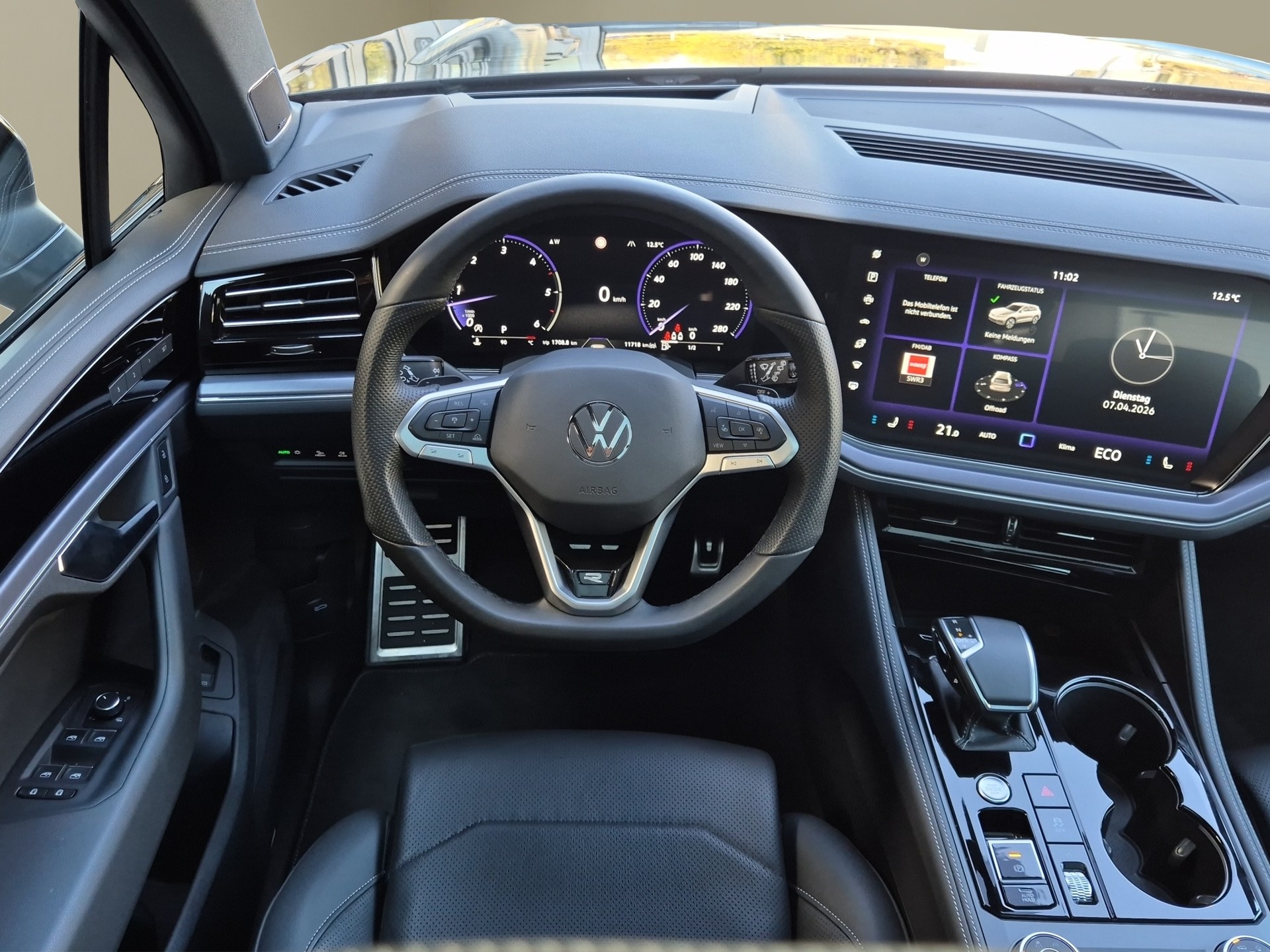 VW Touareg 3.0 TDI R-Line Tiptronic-image-10