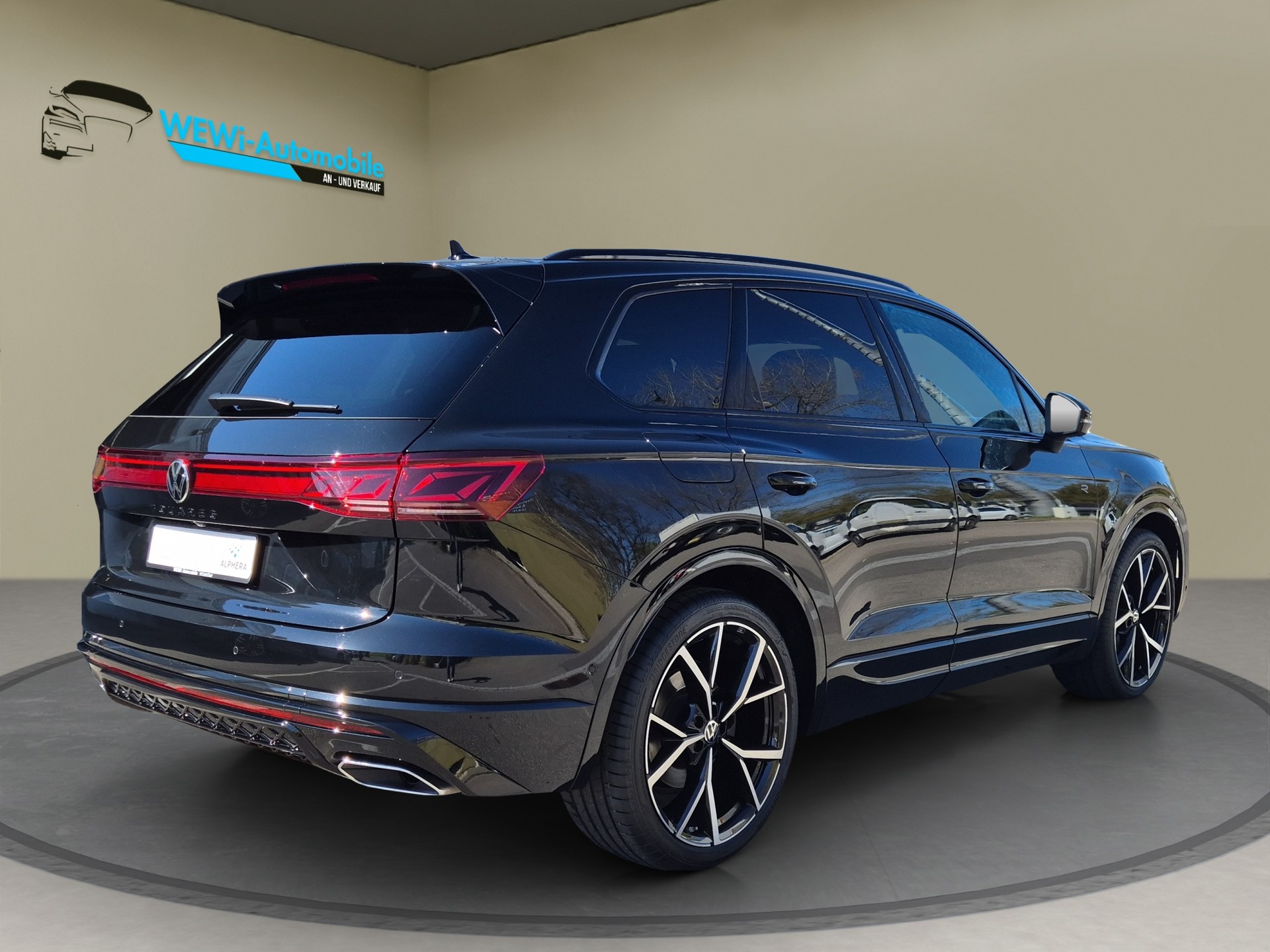 VW Touareg 3.0 TDI R-Line Tiptronic-image-4