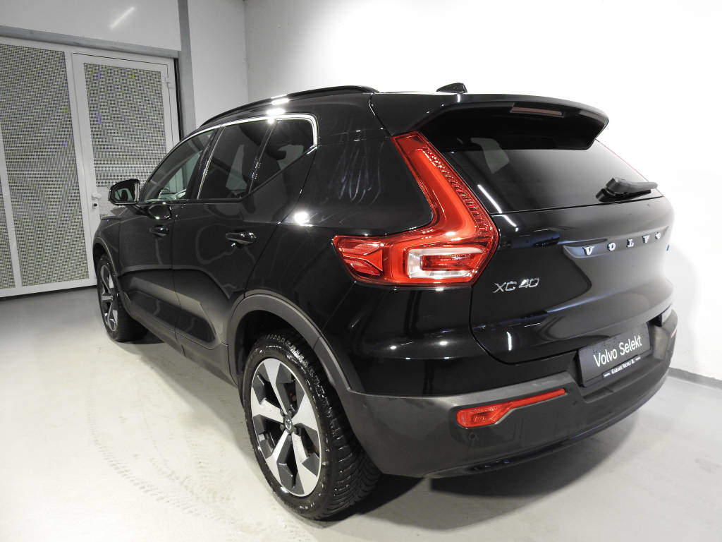 VOLVO XC40 2.0 B4 MH Plus Dark-image-3