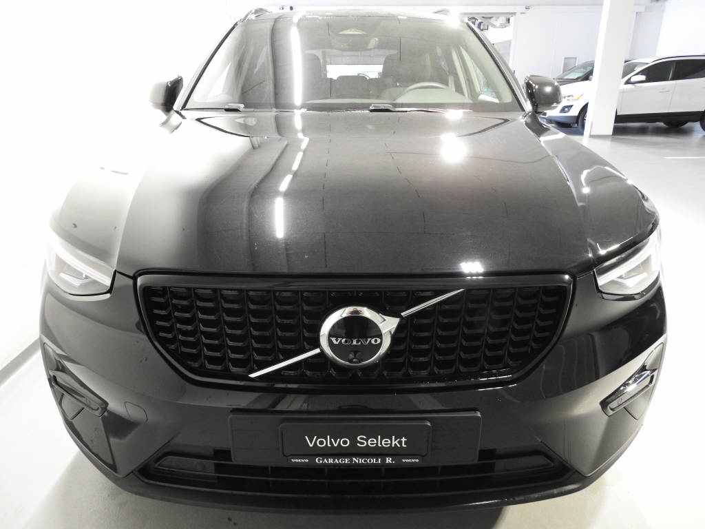 VOLVO XC40 2.0 B4 MH Plus Dark-image-0