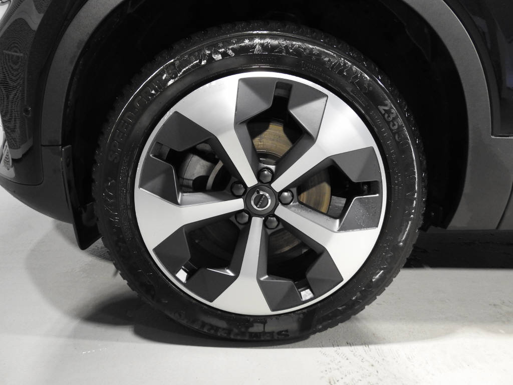 VOLVO XC40 2.0 B4 MH Plus Dark-image-11