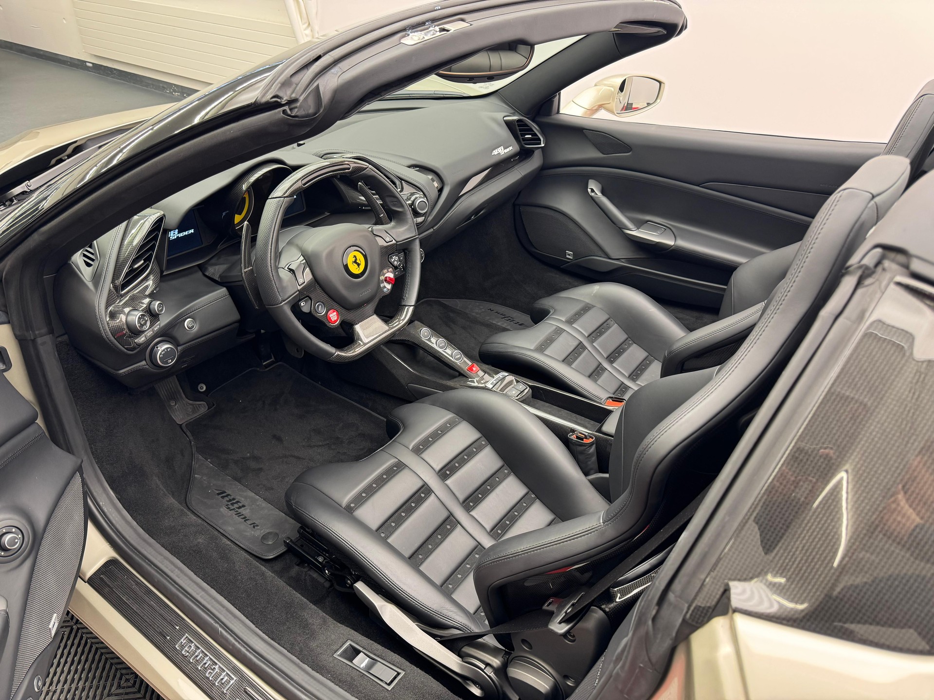 FERRARI 488 Spider 3.9 V8-image-4