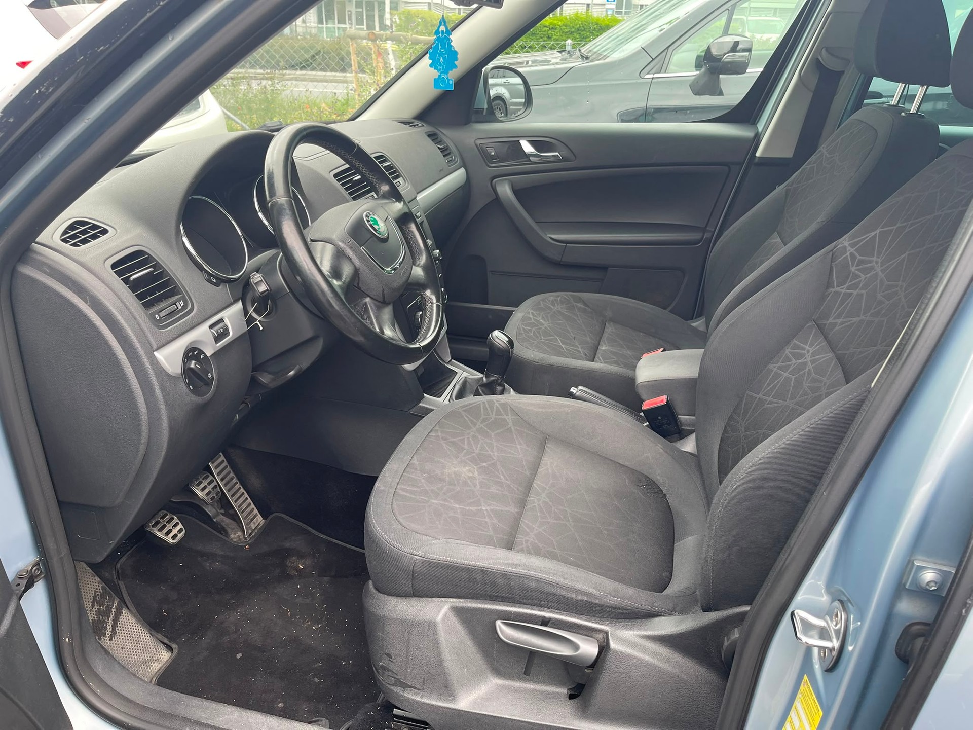 SKODA Yeti 2.0 TDI Family-image-8
