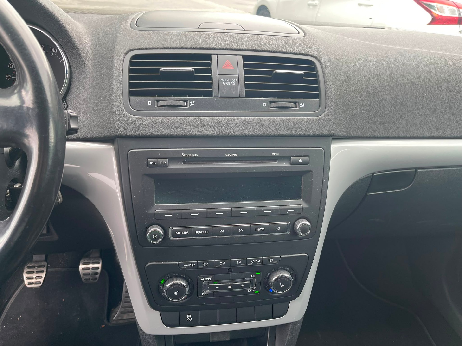 SKODA Yeti 2.0 TDI Family-image-5
