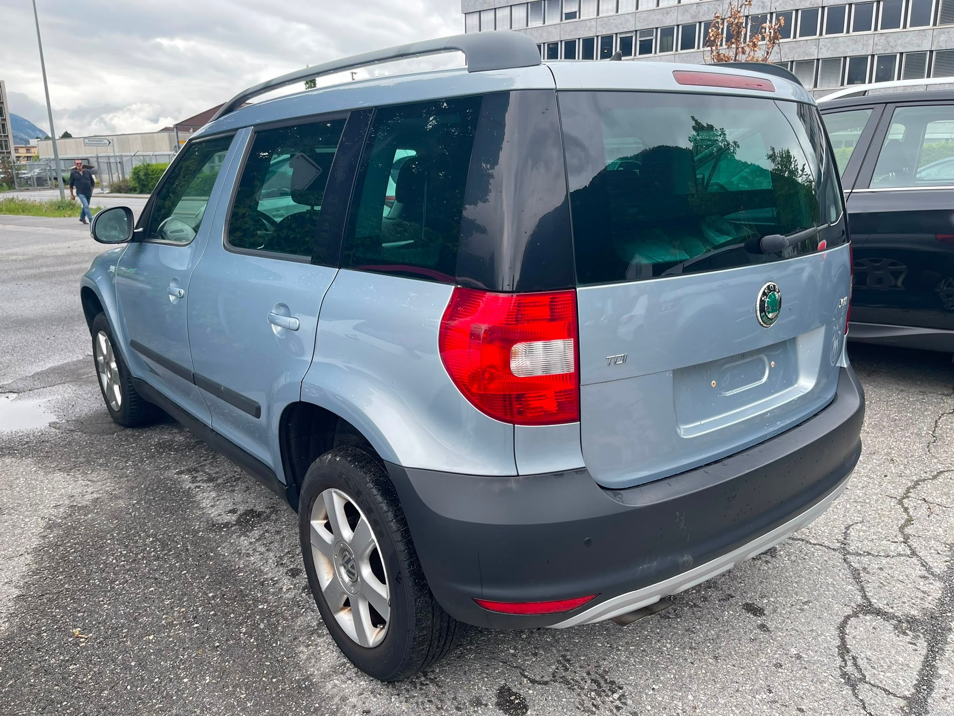 SKODA Yeti 2.0 TDI Family-image-3