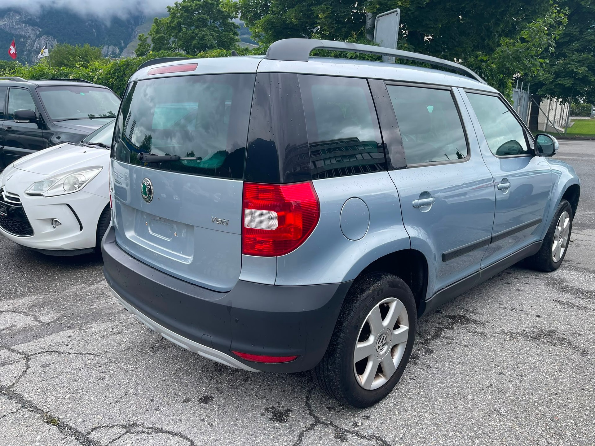 SKODA Yeti 2.0 TDI Family-image-2