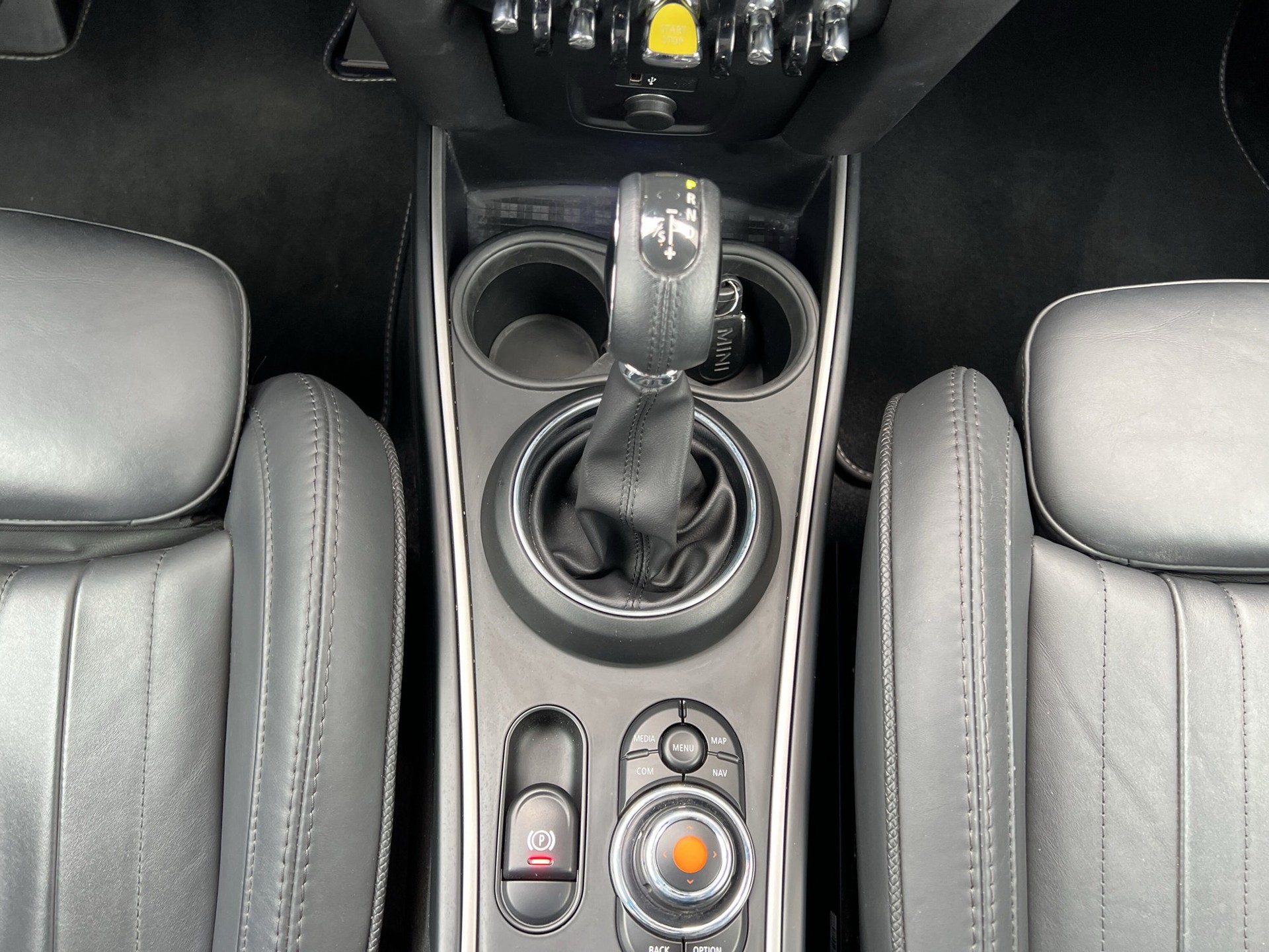 MINI Countryman Cooper SE Trafalgar ALL4 PHEV Steptronic-image-12