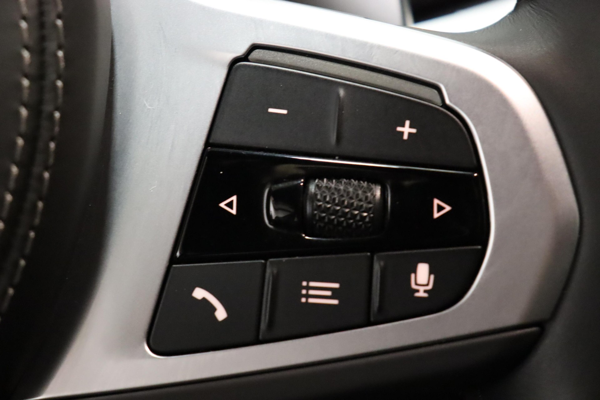 BMW X5 40i xDrive SAG-image-19