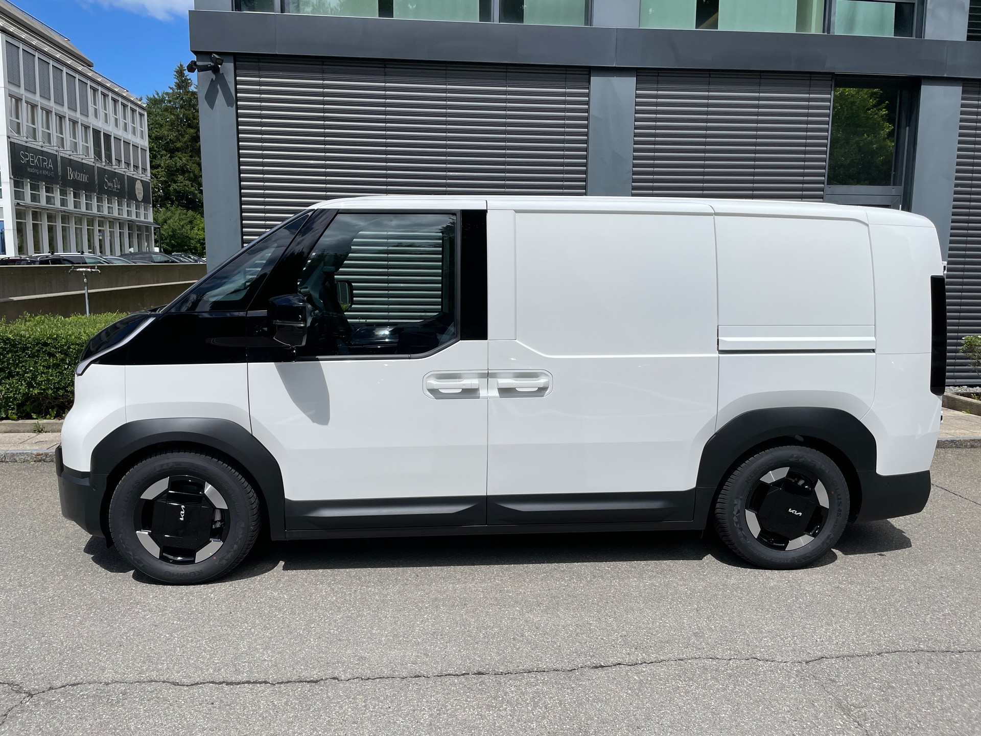 KIA PV5 Cargo 71.2 kWh Elite, mit Wärmepumpe mit 2-Schiebetüren-image-1