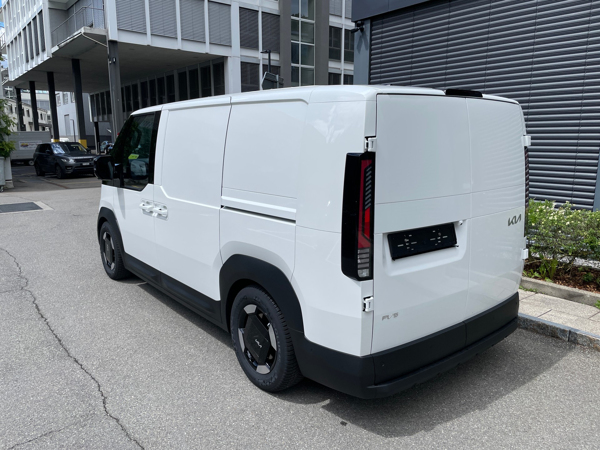 KIA PV5 Cargo 71.2 kWh Elite, mit Wärmepumpe mit 2-Schiebetüren-image-2