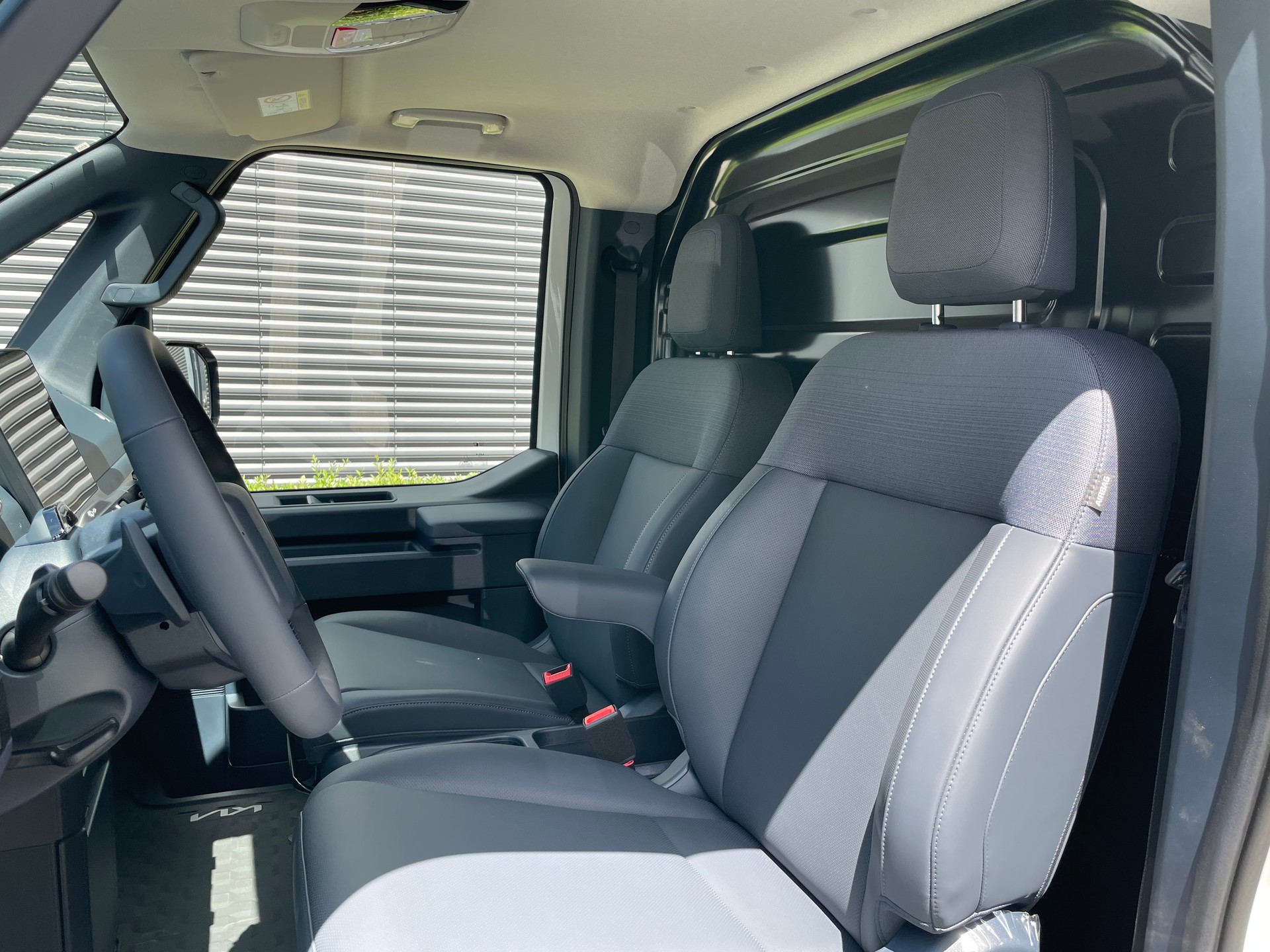 KIA PV5 Cargo 71.2 kWh Elite, mit Wärmepumpe mit 2-Schiebetüren-image-10