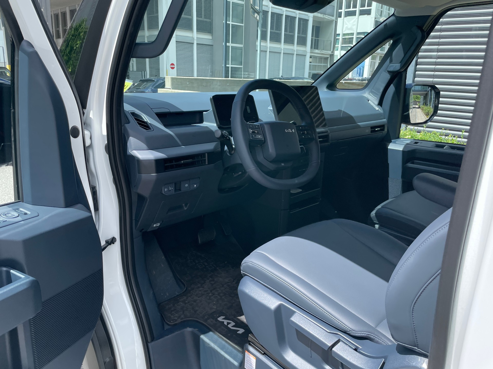 KIA PV5 Cargo 71.2 kWh Elite, mit Wärmepumpe mit 2-Schiebetüren-image-9