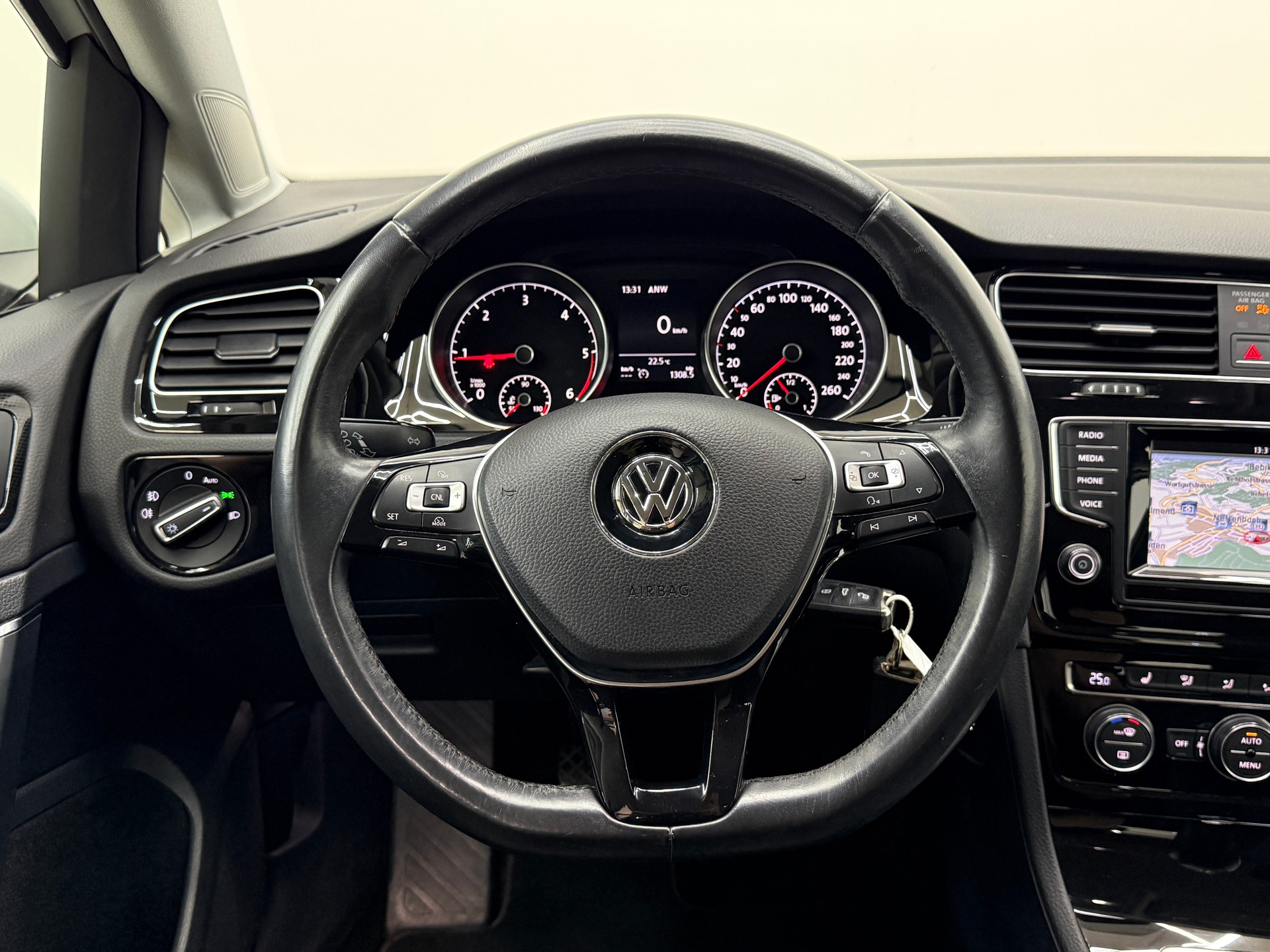VW Golf 2.0 TDI Highline 4Motion-image-27