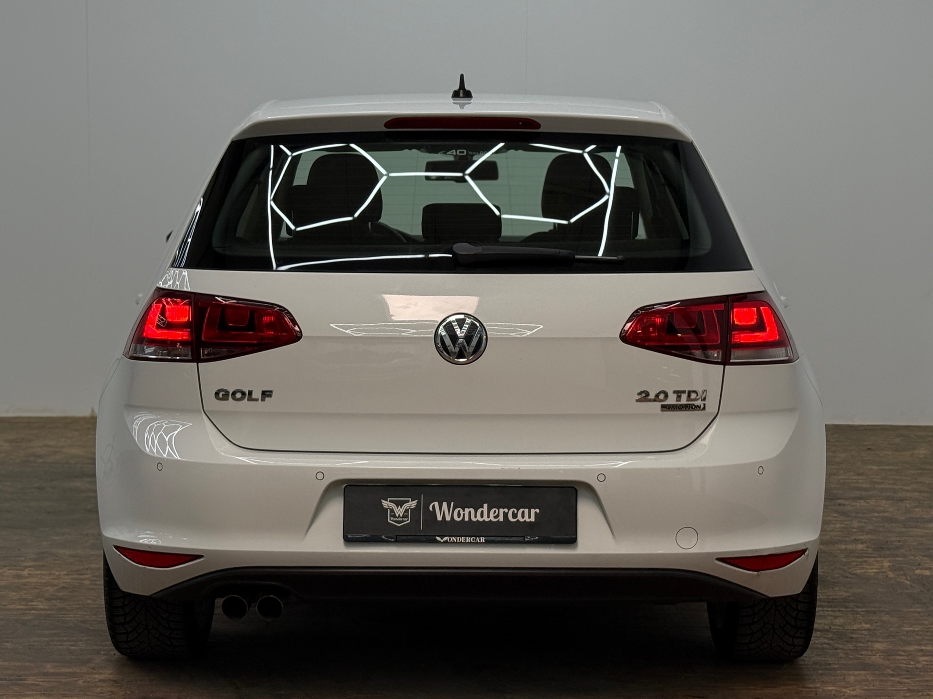 VW Golf 2.0 TDI Highline 4Motion-image-11