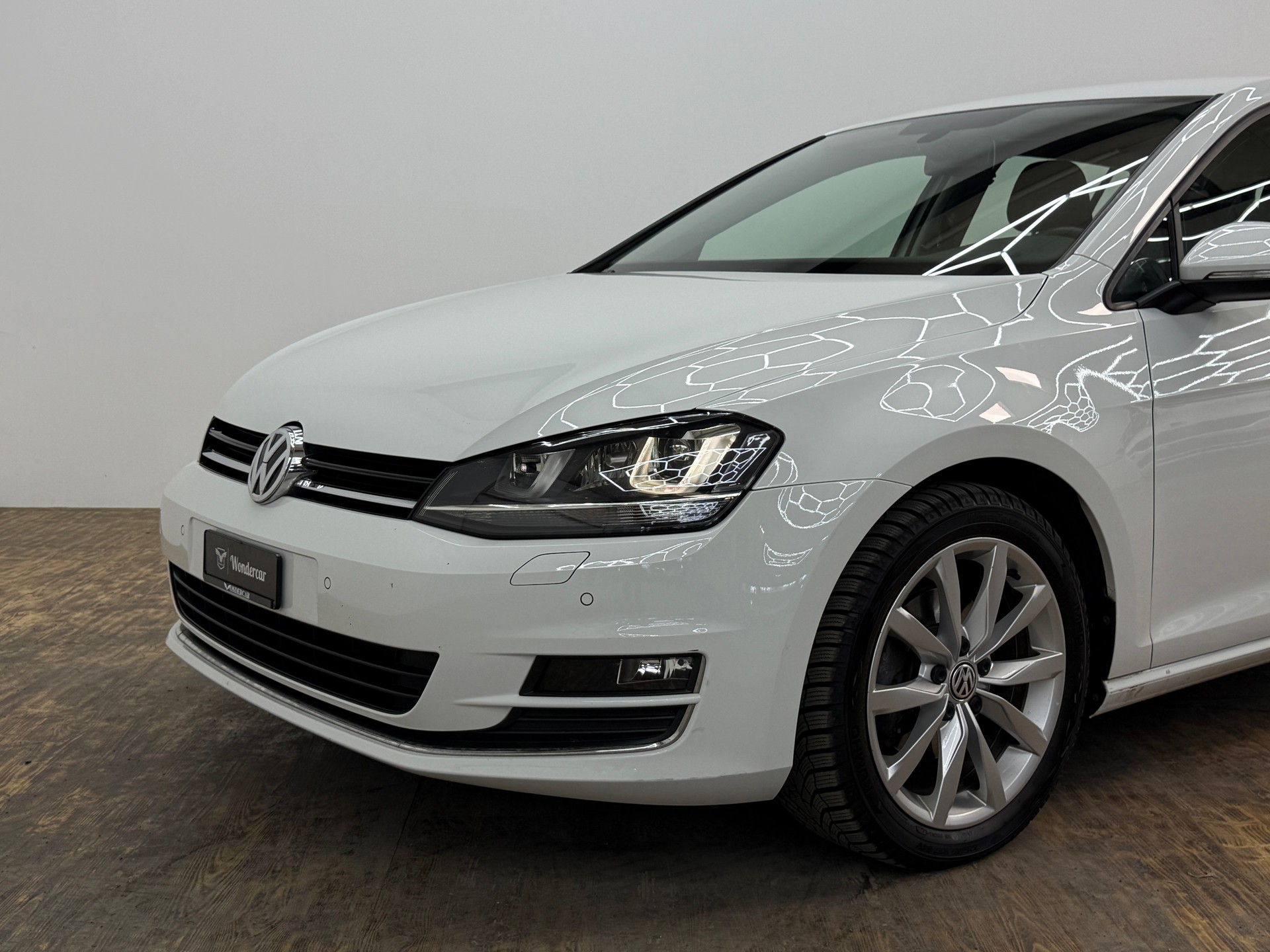 VW Golf 2.0 TDI Highline 4Motion-image-4