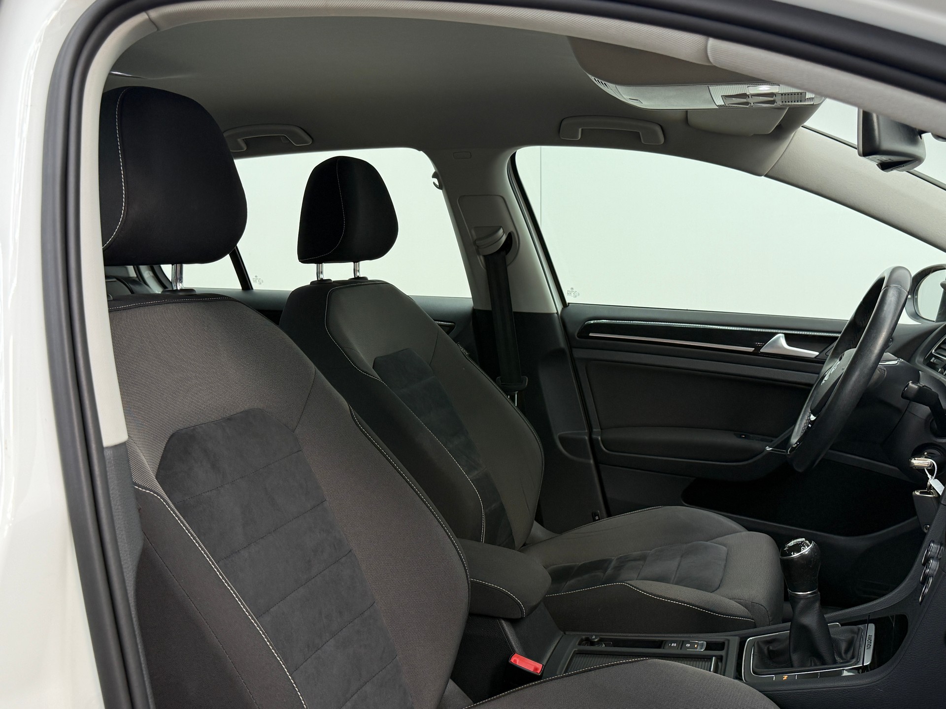 VW Golf 2.0 TDI Highline 4Motion-image-21