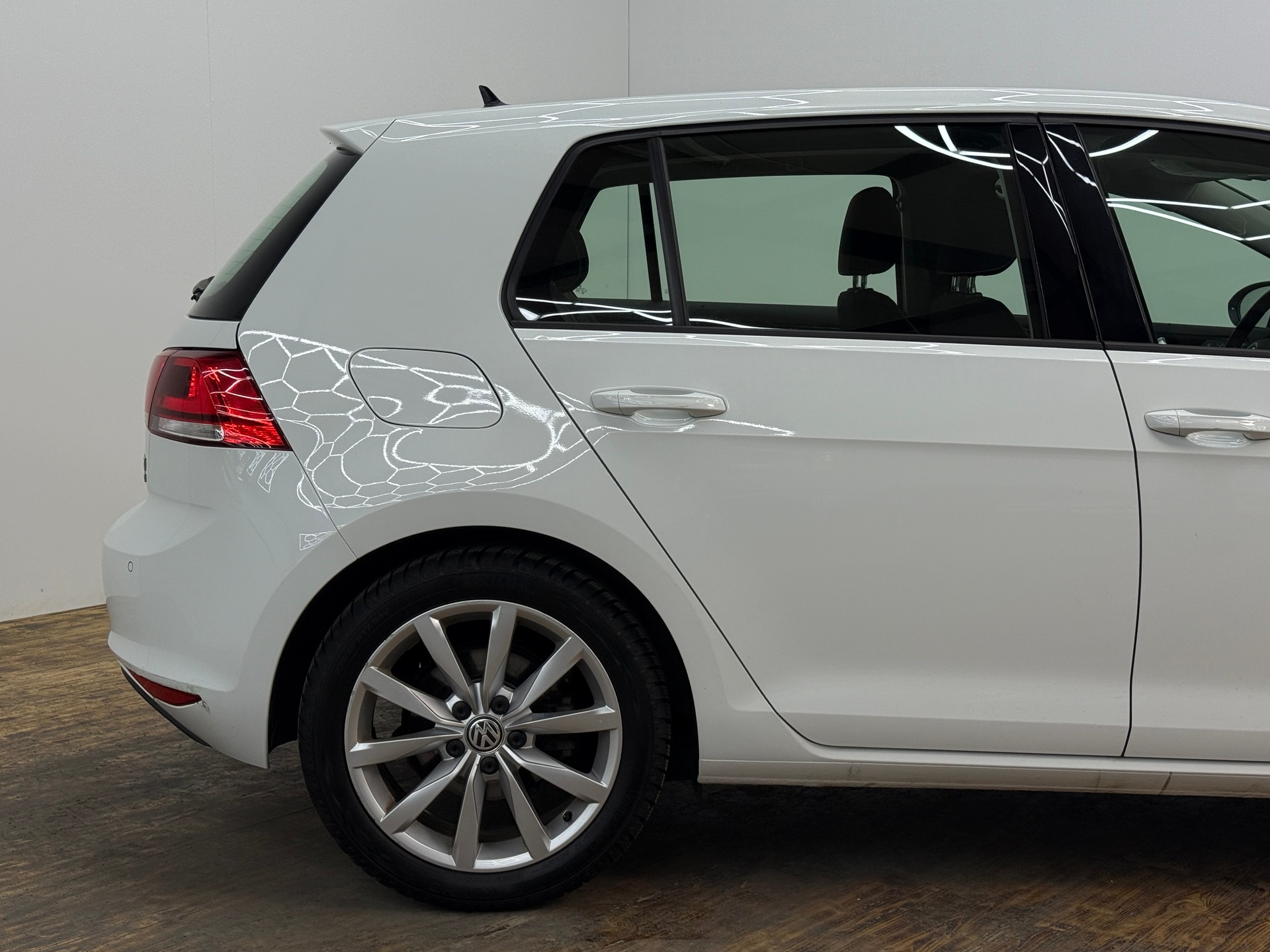VW Golf 2.0 TDI Highline 4Motion-image-14