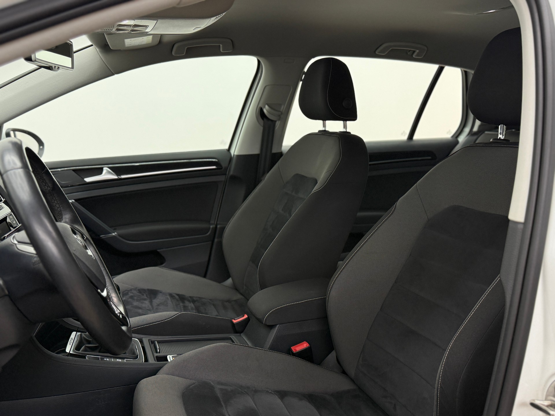 VW Golf 2.0 TDI Highline 4Motion-image-19