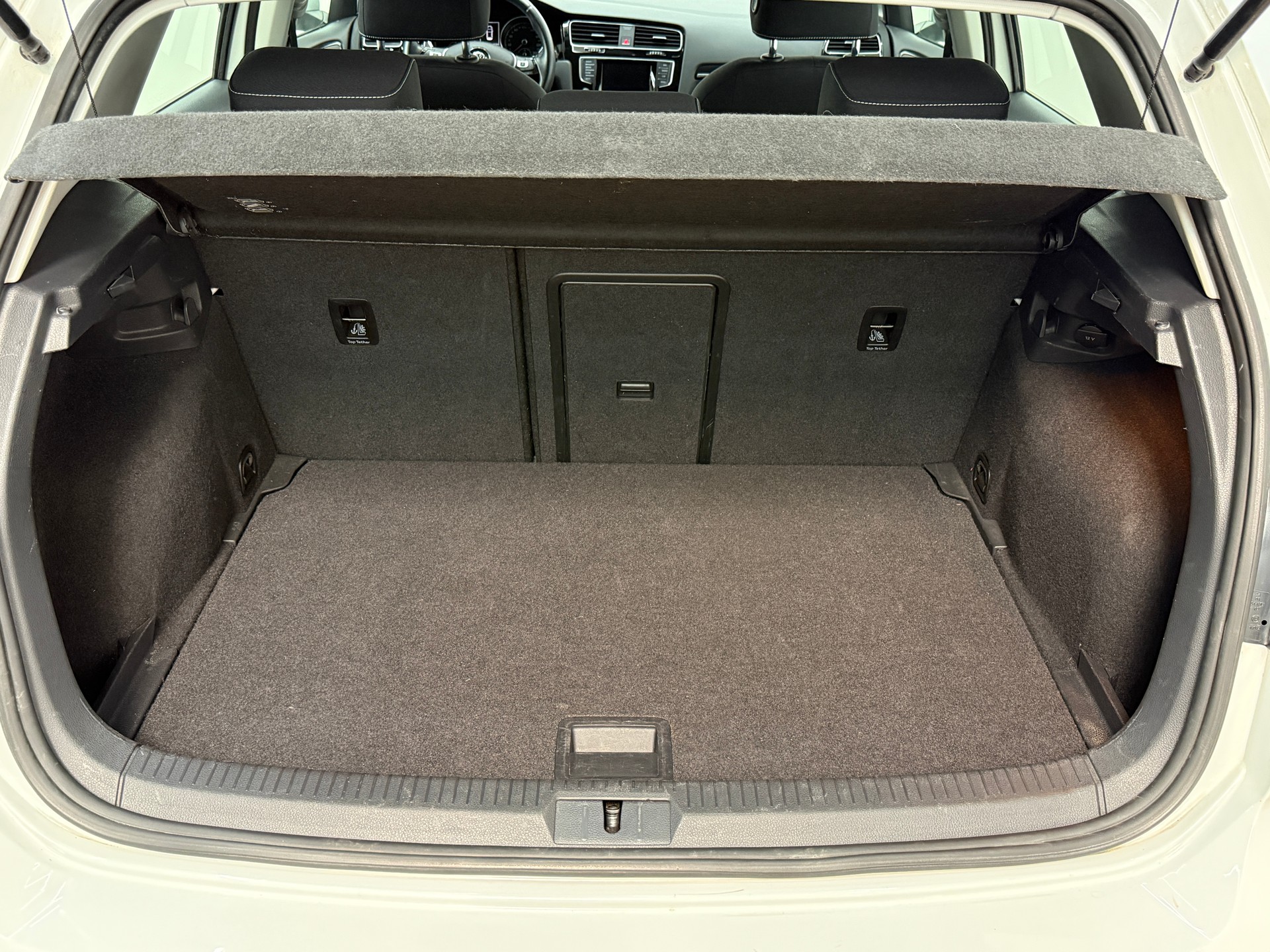 VW Golf 2.0 TDI Highline 4Motion-image-24