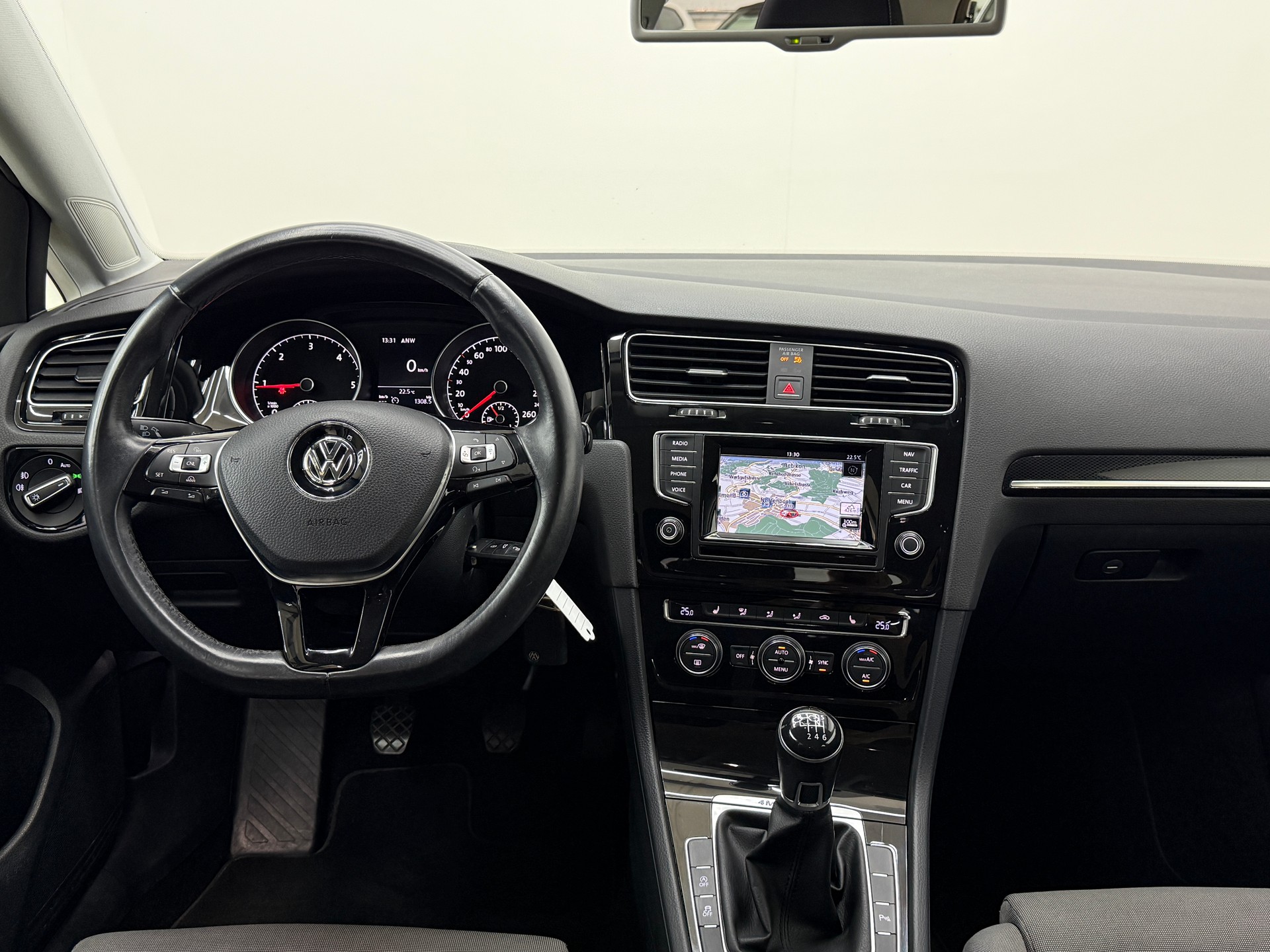 VW Golf 2.0 TDI Highline 4Motion-image-26