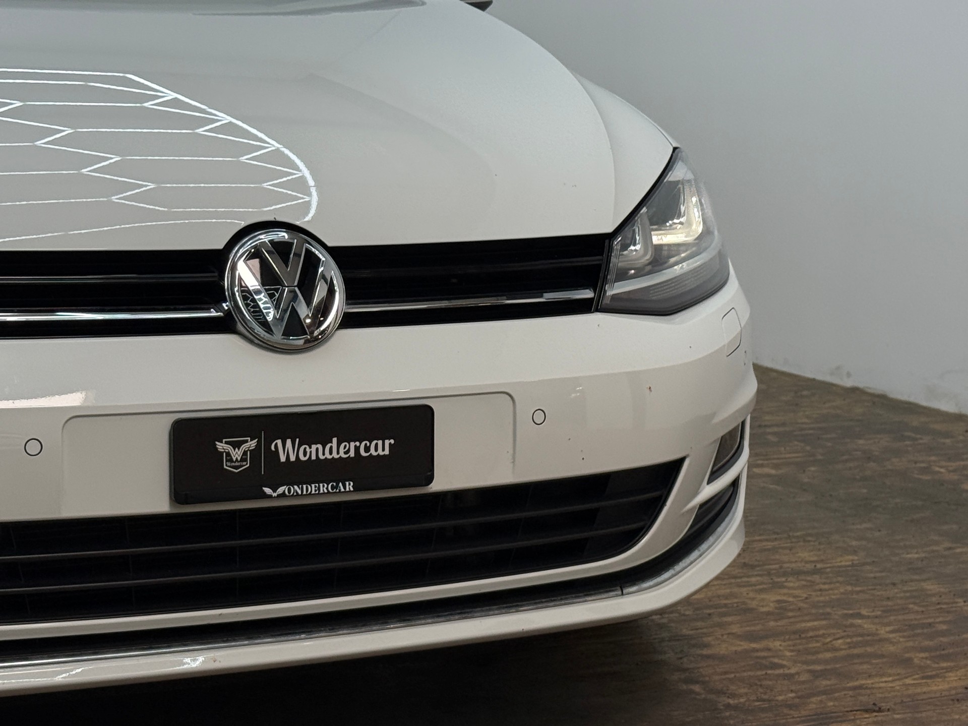 VW Golf 2.0 TDI Highline 4Motion-image-1