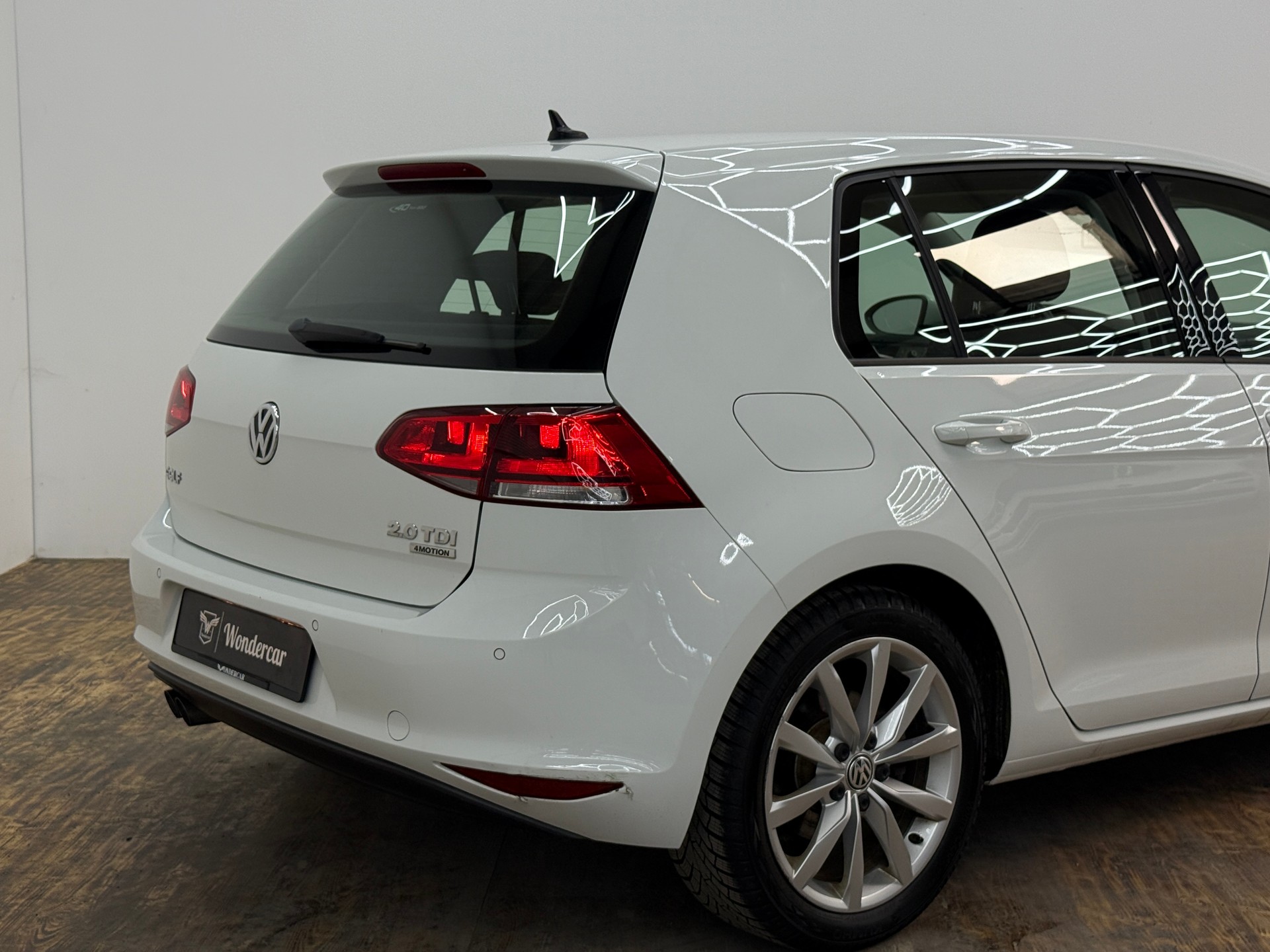 VW Golf 2.0 TDI Highline 4Motion-image-13